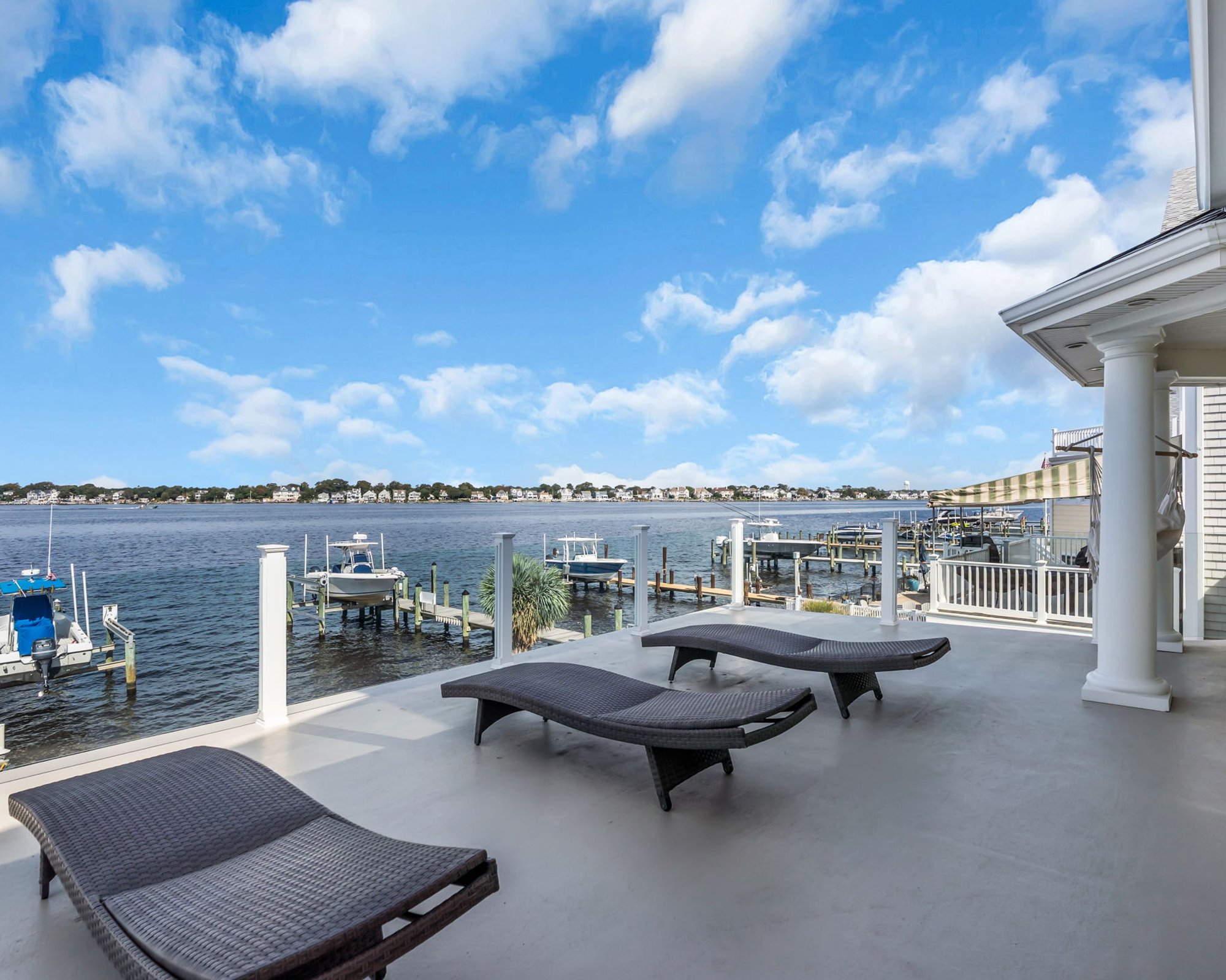 Finely Crafted Riverfront Luxury in Sandy Point - 物件實景