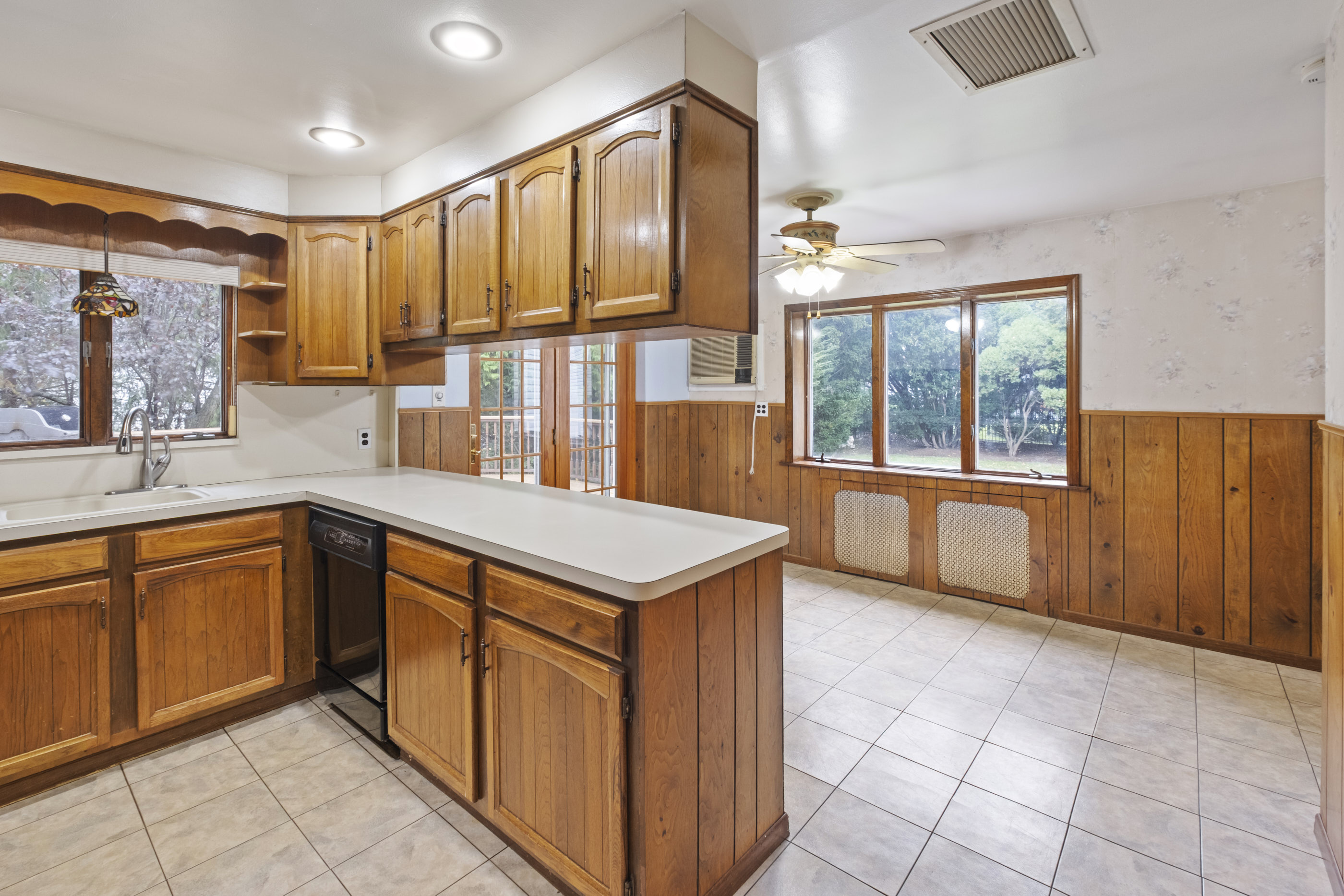 Floral Park, New York, 11001, United States, 3 Bedrooms Bedrooms, ,1 BathroomBathrooms,Residential,For Sale,1988885