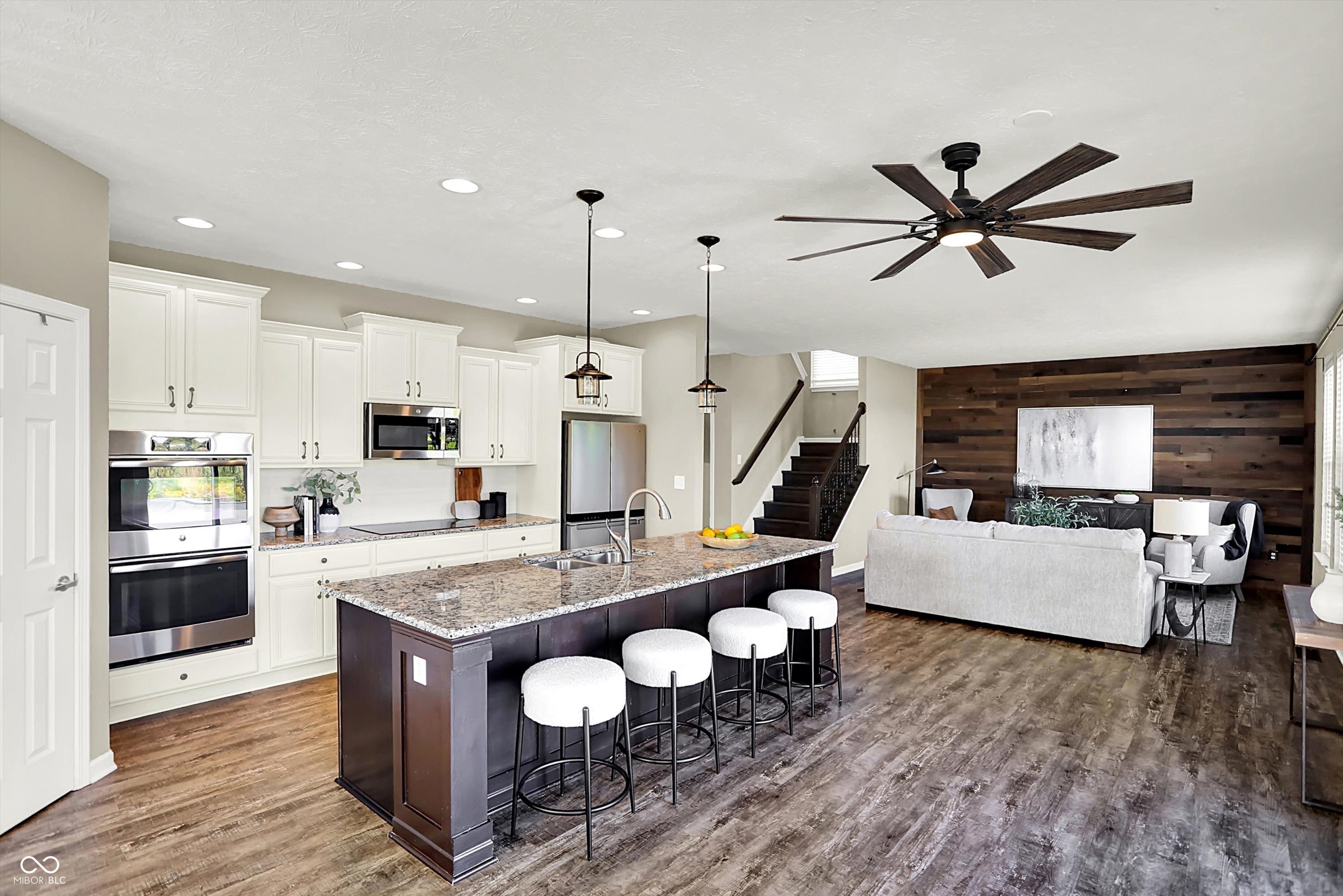 Bargersville, Indiana, 46106, United States, 5 Bedrooms Bedrooms, ,4 BathroomsBathrooms,Residential,For Sale,1975044