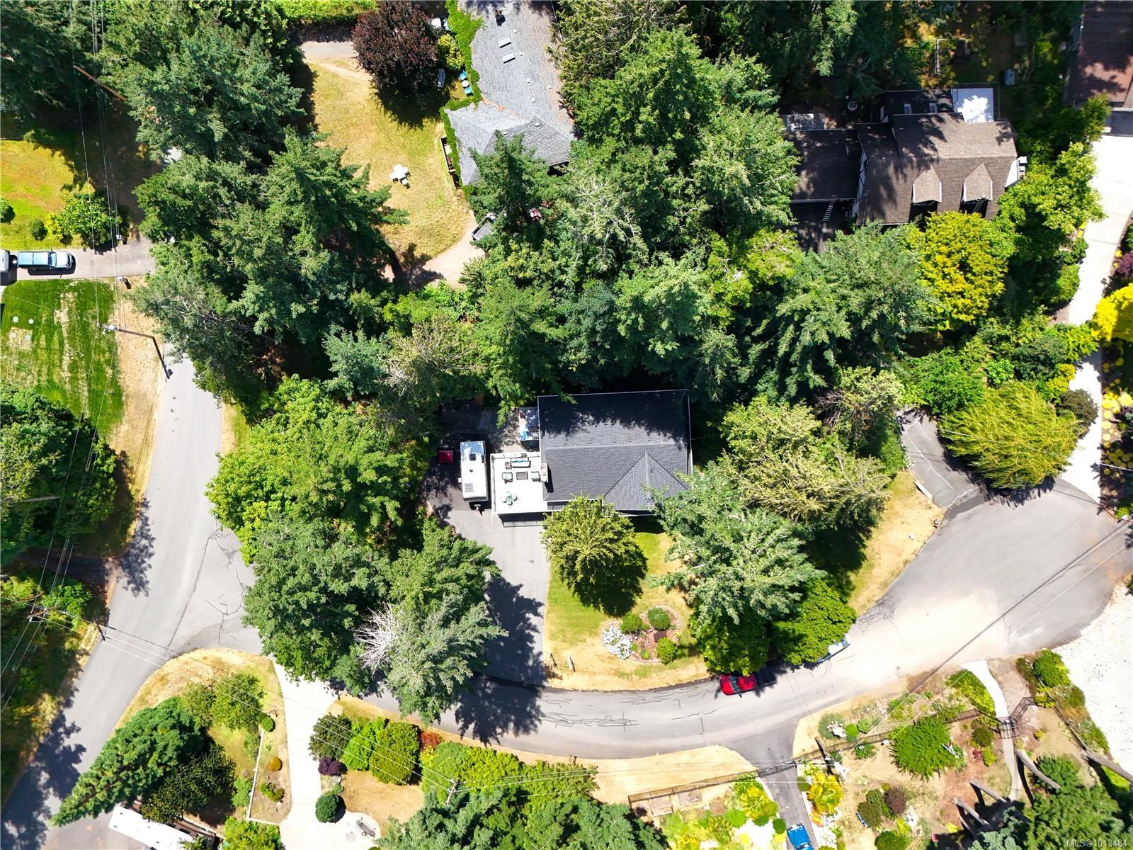 NORTH SAANICH, British Columbia, V8L 5J4, CA, 5 Bedrooms Bedrooms, ,Residential,For Sale,1950110