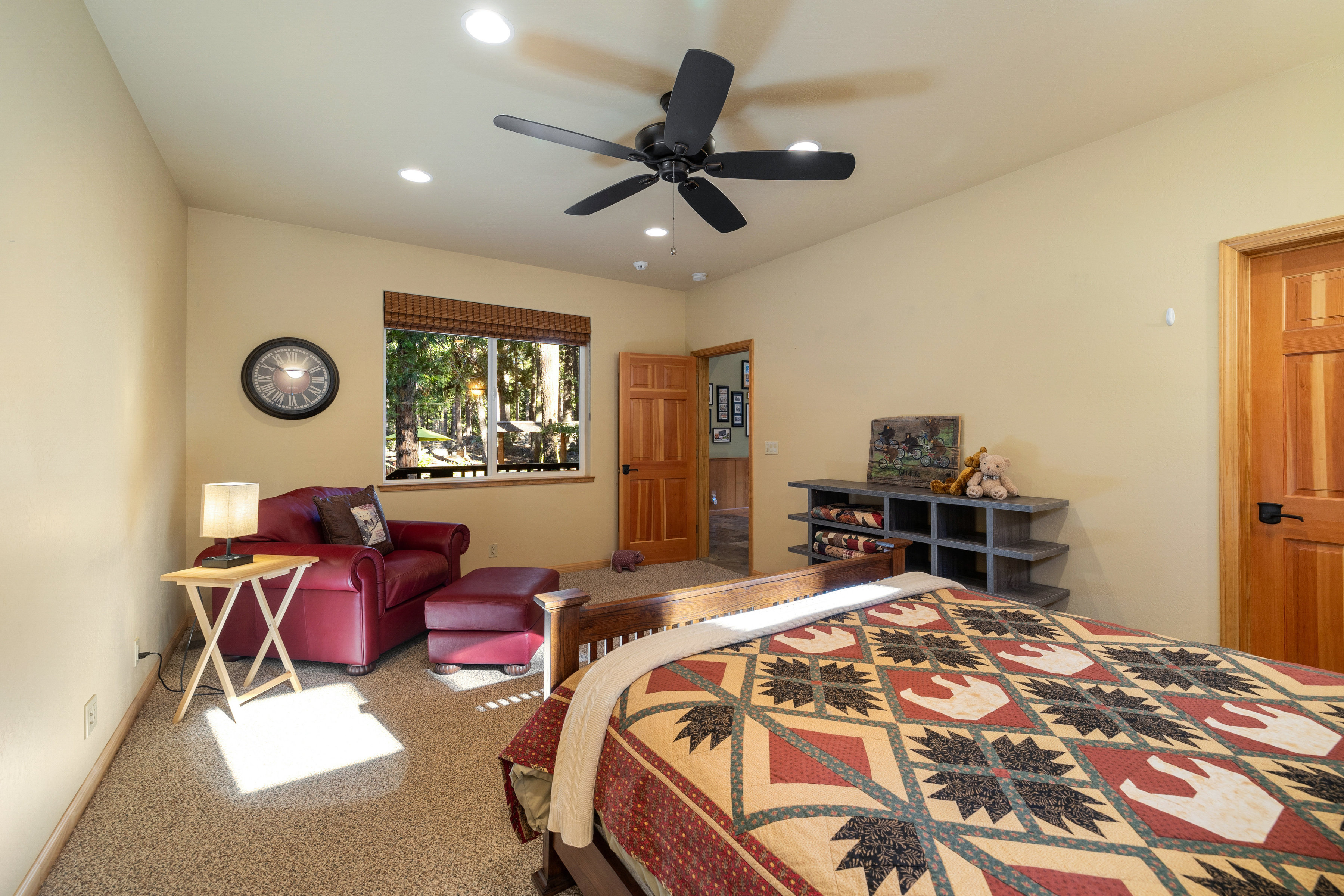  Luxury Mountain Retreat with Guest House on 1 Acre in the Heart of Graeagle - 物件實景