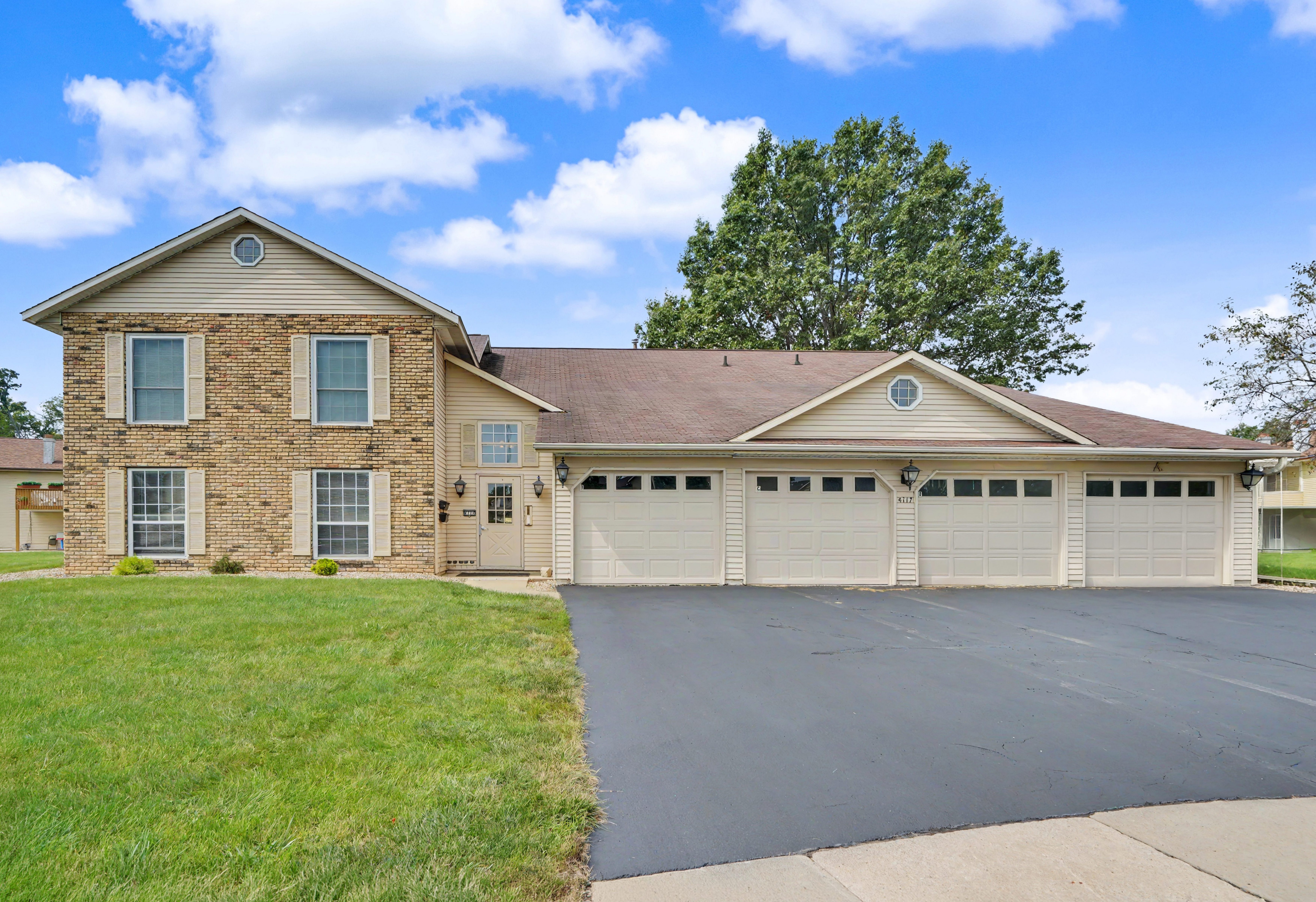 Lexington Ct, Cedar Rapids, IA 52402