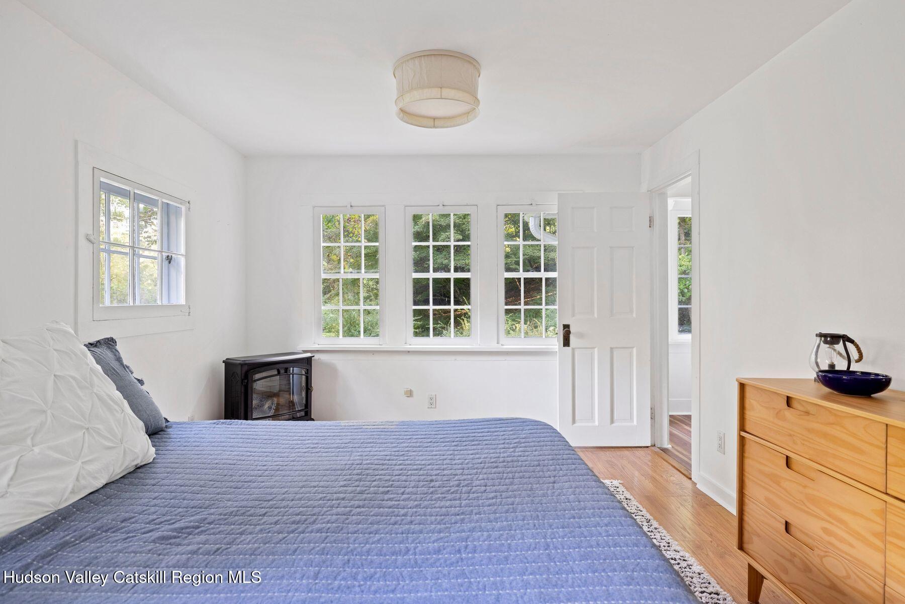 Woodstock, New York, 12409, United States, 2 Bedrooms Bedrooms, ,2 BathroomsBathrooms,Residential,For Sale,1949648