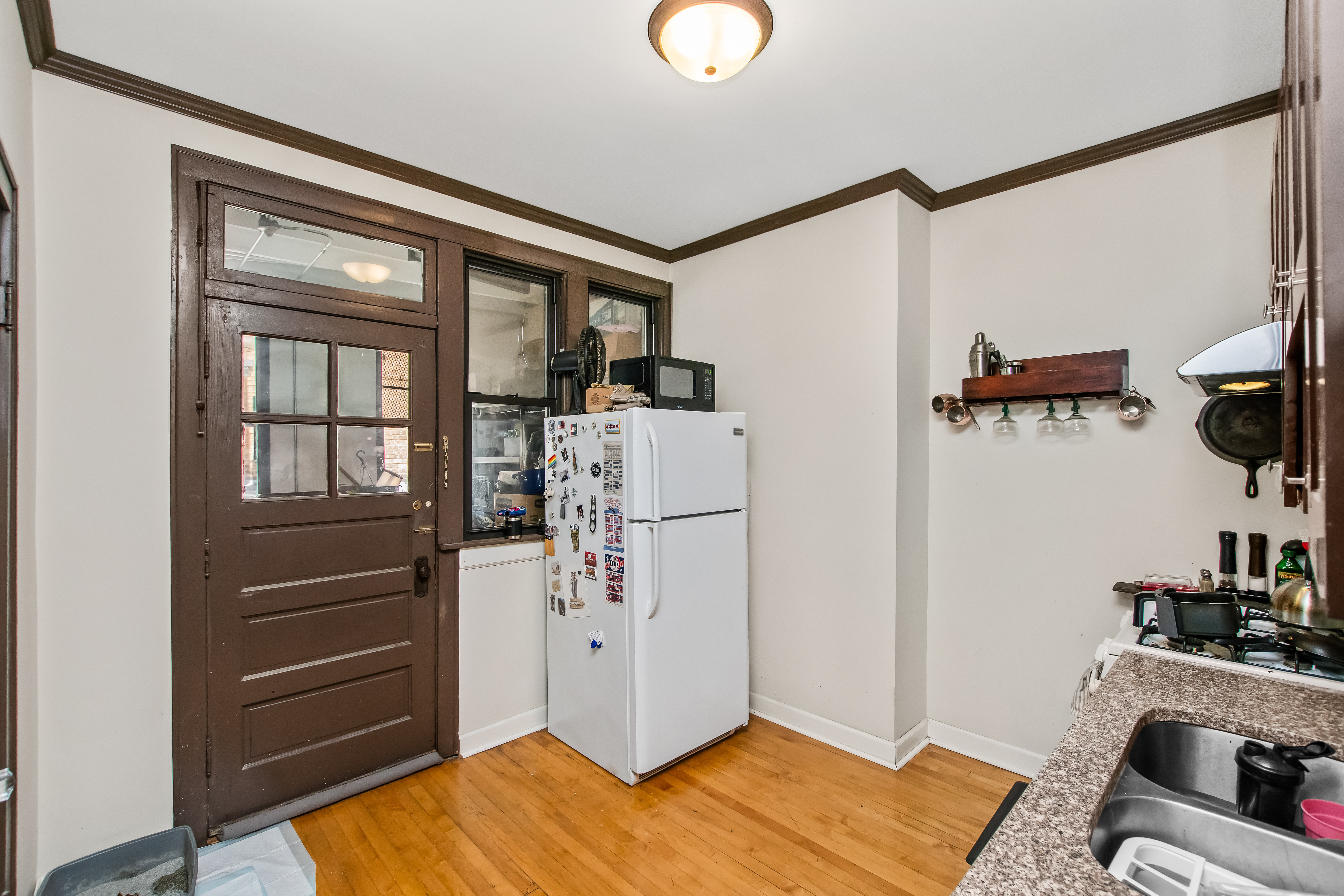  Rare Mixed-use Investment Opportunity in the Heart of Lakeview - 物件實景