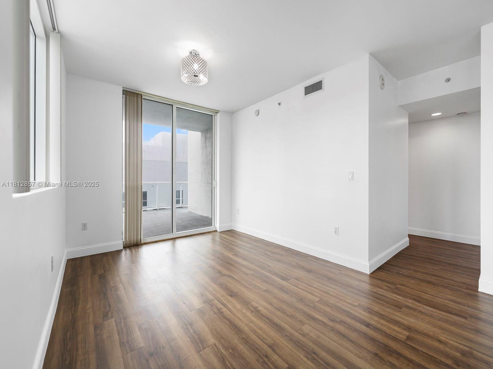 Miami, Florida, 33132, United States, 2 Bedrooms Bedrooms, ,2 BathroomsBathrooms,Residential,For Sale,1838941