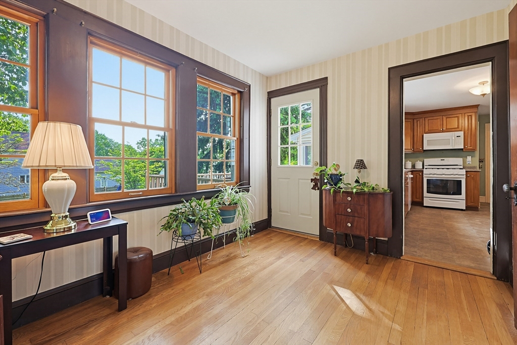 Norwood, Massachusetts, 02062, United States, 4 Bedrooms Bedrooms, ,2 BathroomsBathrooms,Residential,For Sale,2048084