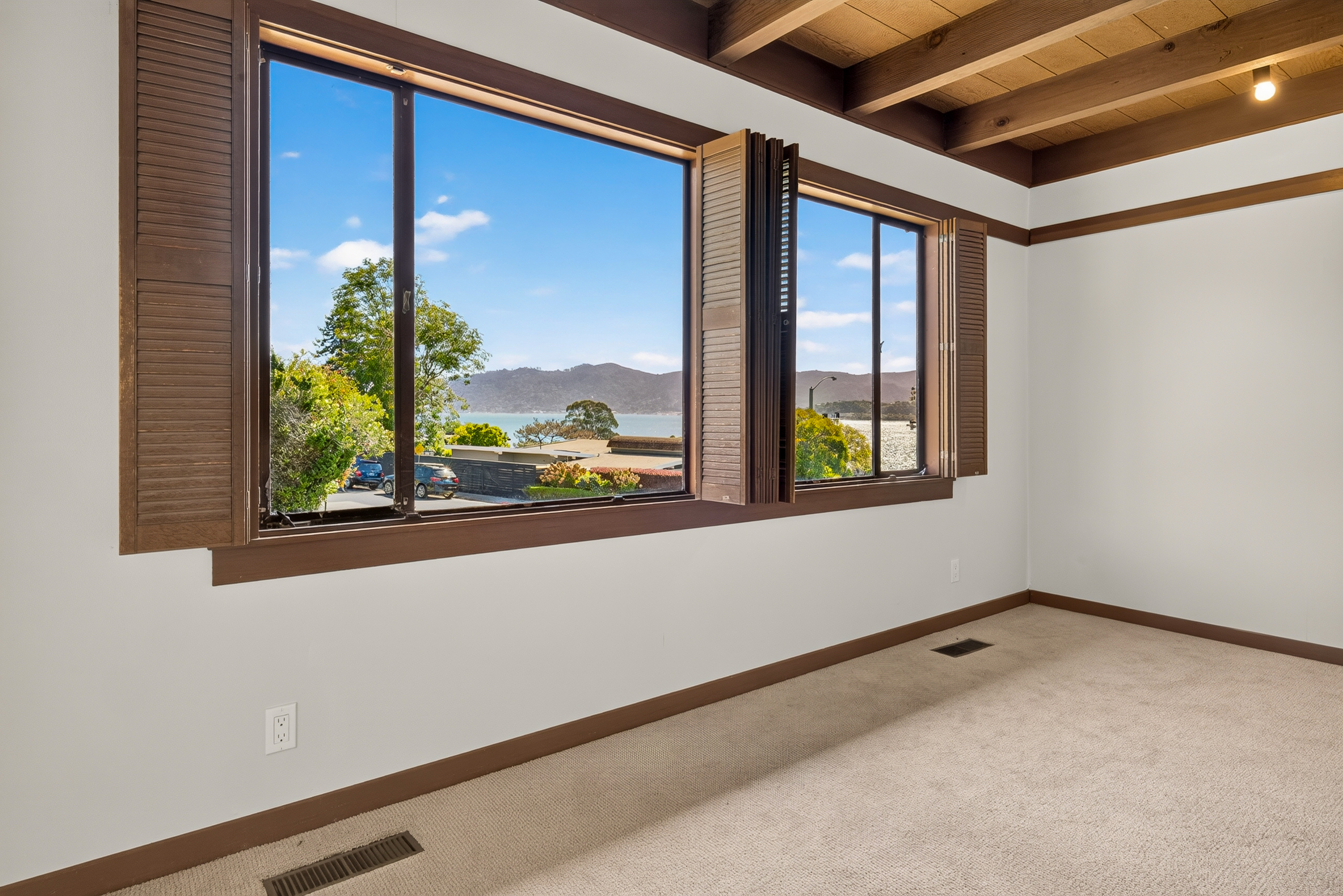  Mid-Century Character. Bay Views. A Rare Tiburon Opportunity - 物件實景