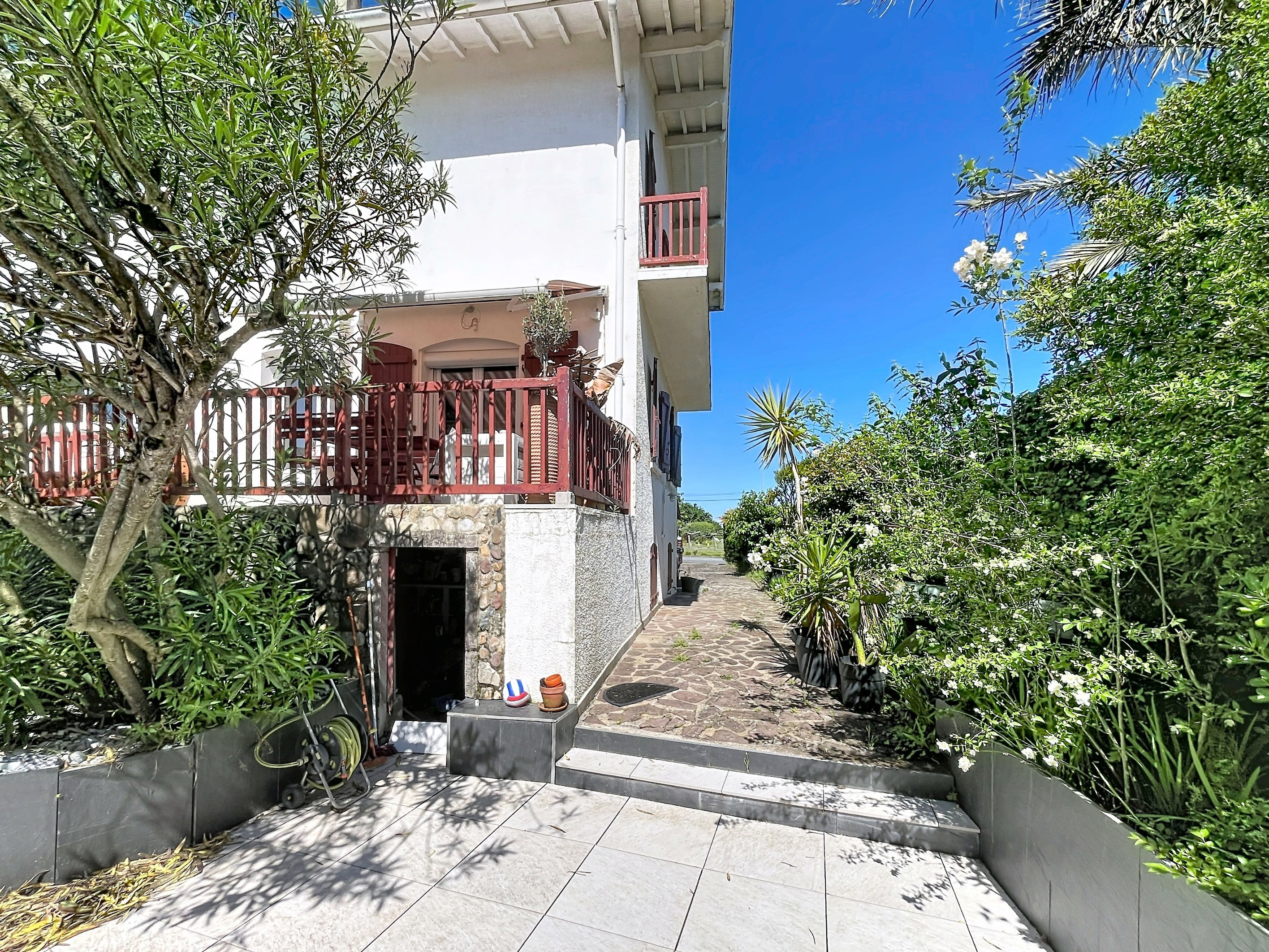  Charming Property Just Steps from the Ocean – 220 sqm – Swimming Pool - 物件實景