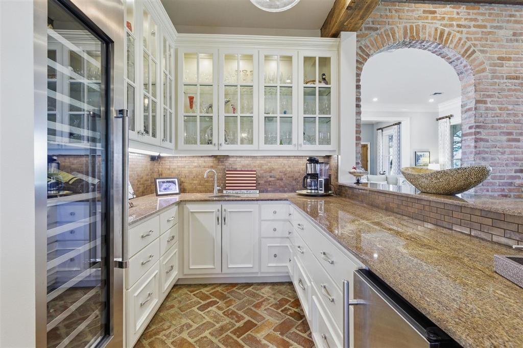 Lake Charles, Louisiana, 70605, United States, 4 Bedrooms Bedrooms, ,6 BathroomsBathrooms,Residential,For Sale,2032229