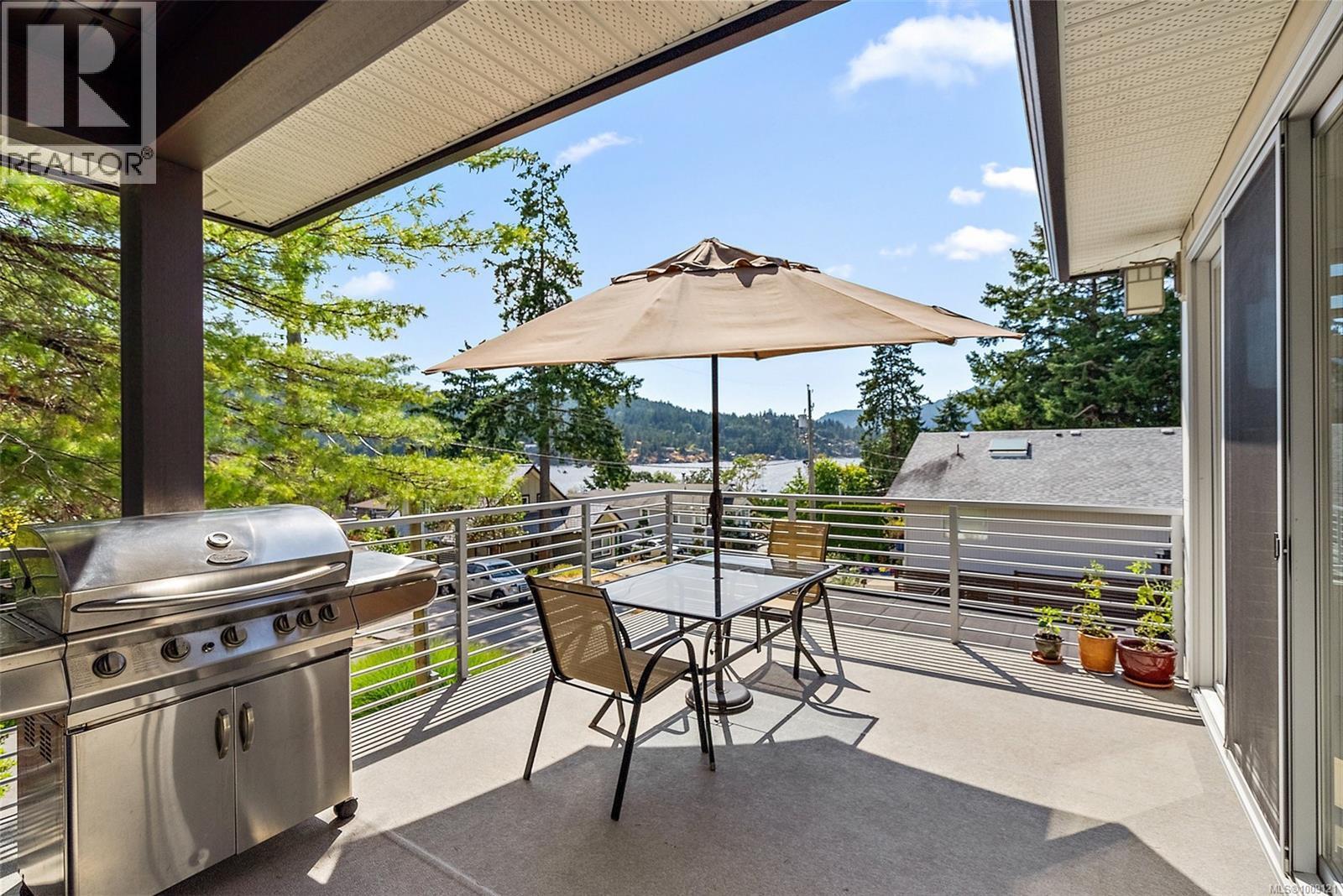 CENTRAL SAANICH, British Columbia, V8M 2G2, CA, 3 Bedrooms Bedrooms, ,4 BathroomsBathrooms,Residential,For Sale,1907005