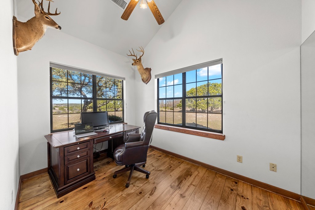 Kerrville, Texas, 78028, United States, 3 Bedrooms Bedrooms, ,5 BathroomsBathrooms,Residential,For Sale,1930958