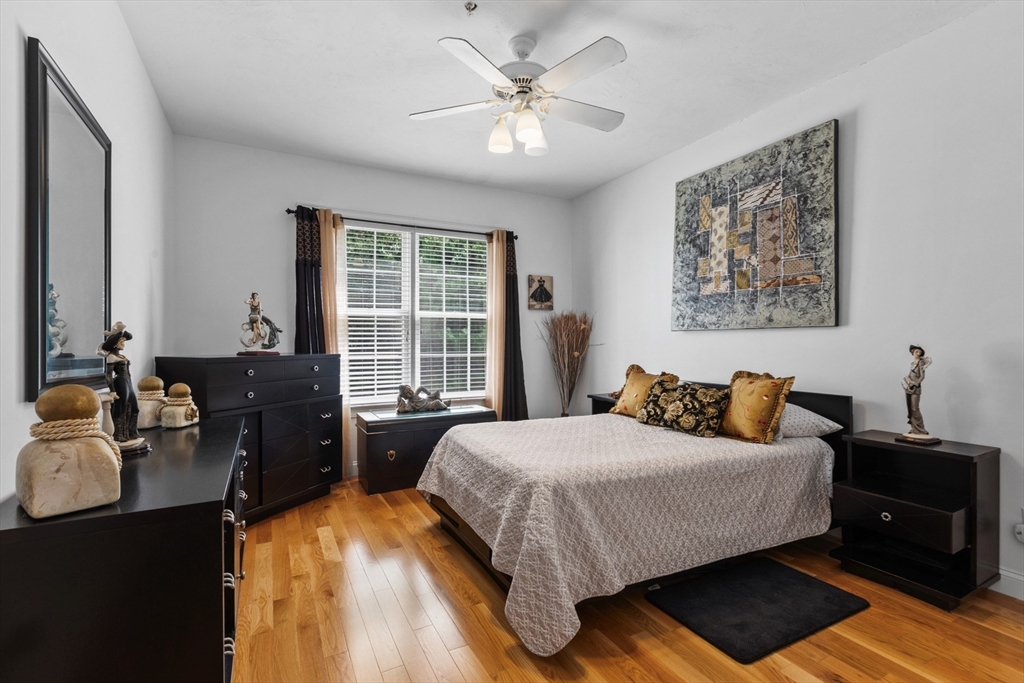 Westford, Massachusetts, 01886, United States, 3 Bedrooms Bedrooms, ,4 BathroomsBathrooms,Residential,For Sale,1923619