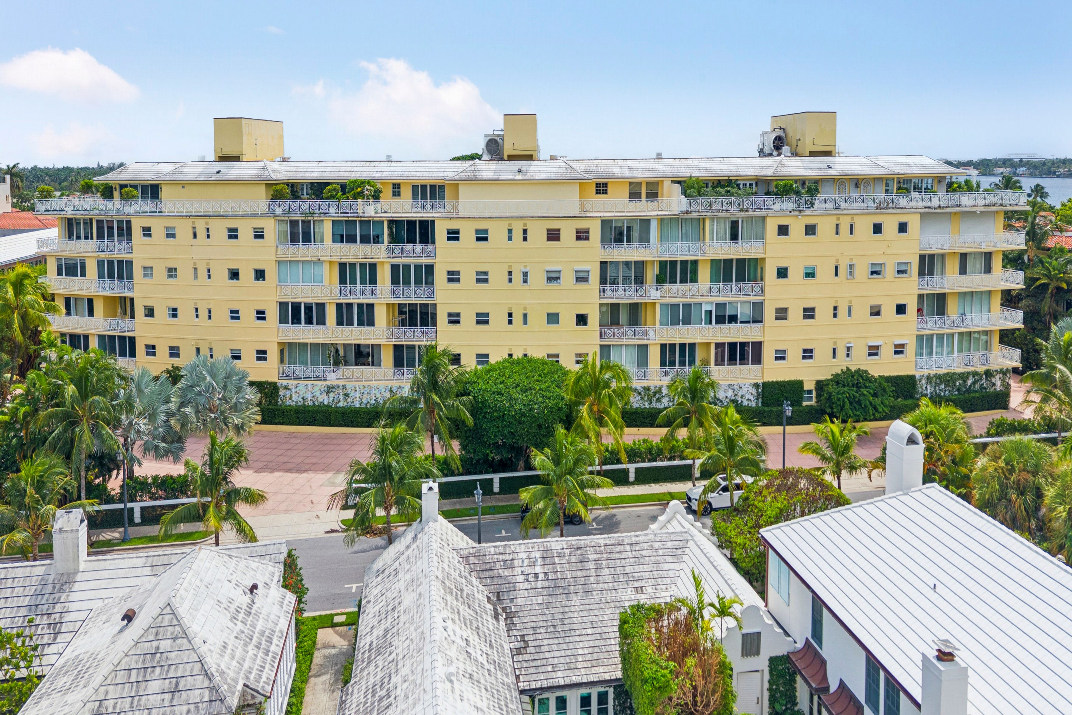  425 Worth Avenue 2F - 物件實景