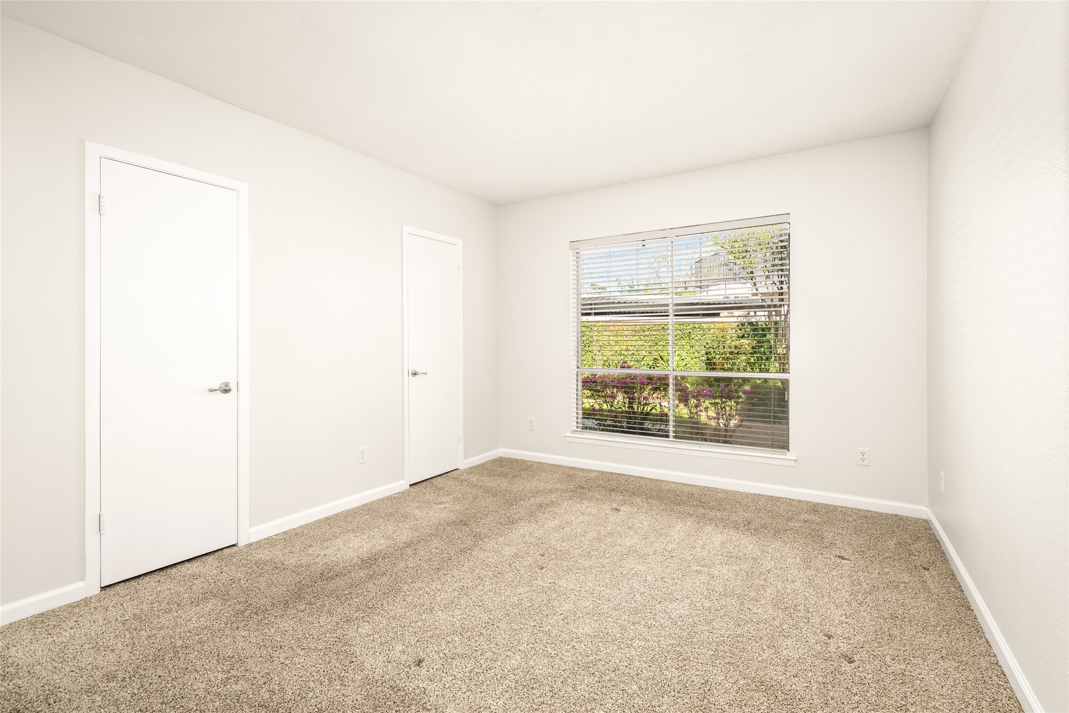  2238 S Piney Point Road #102 - 物件實景