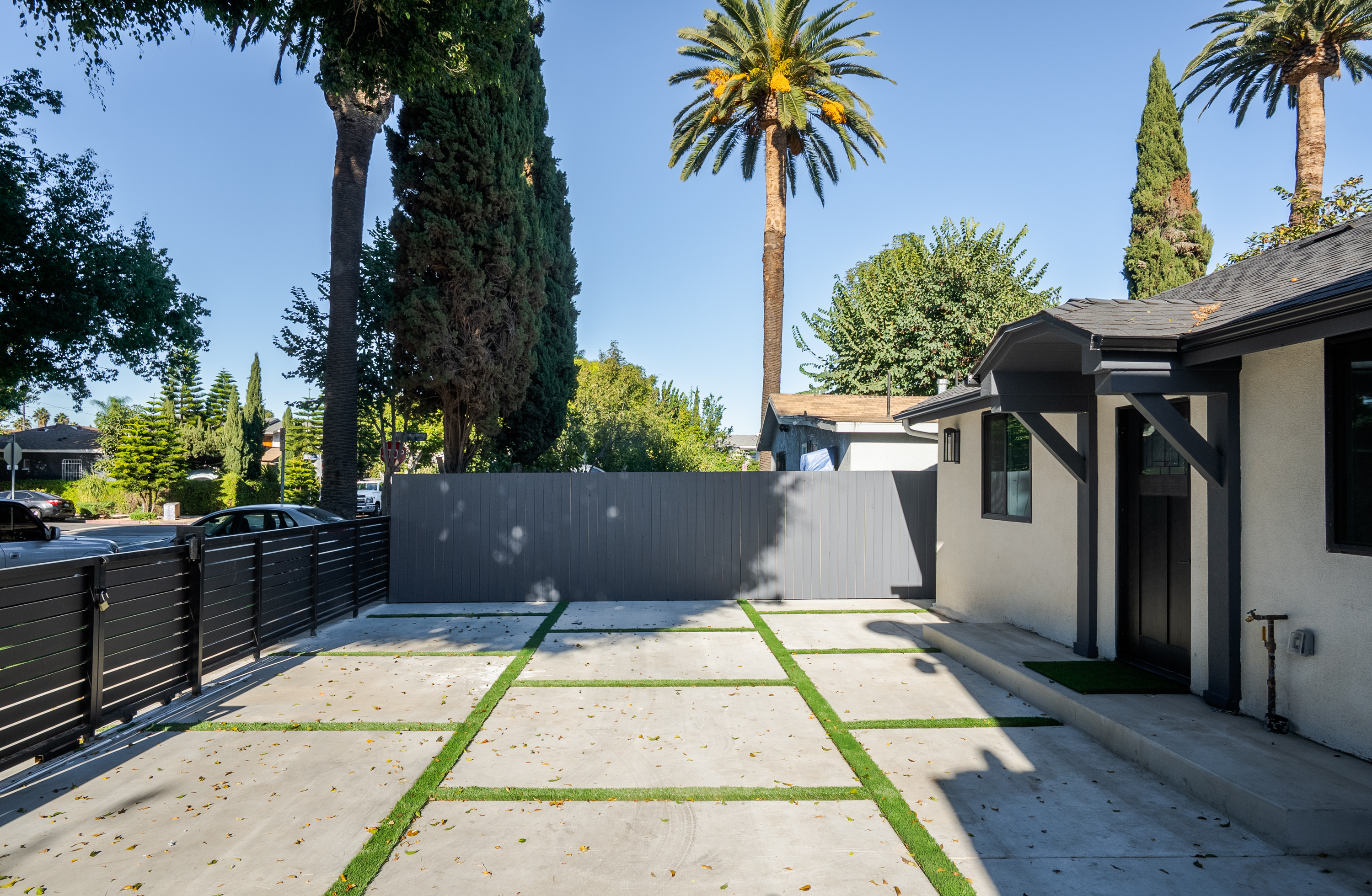  2706  S Cochran Ave - 物件實景
