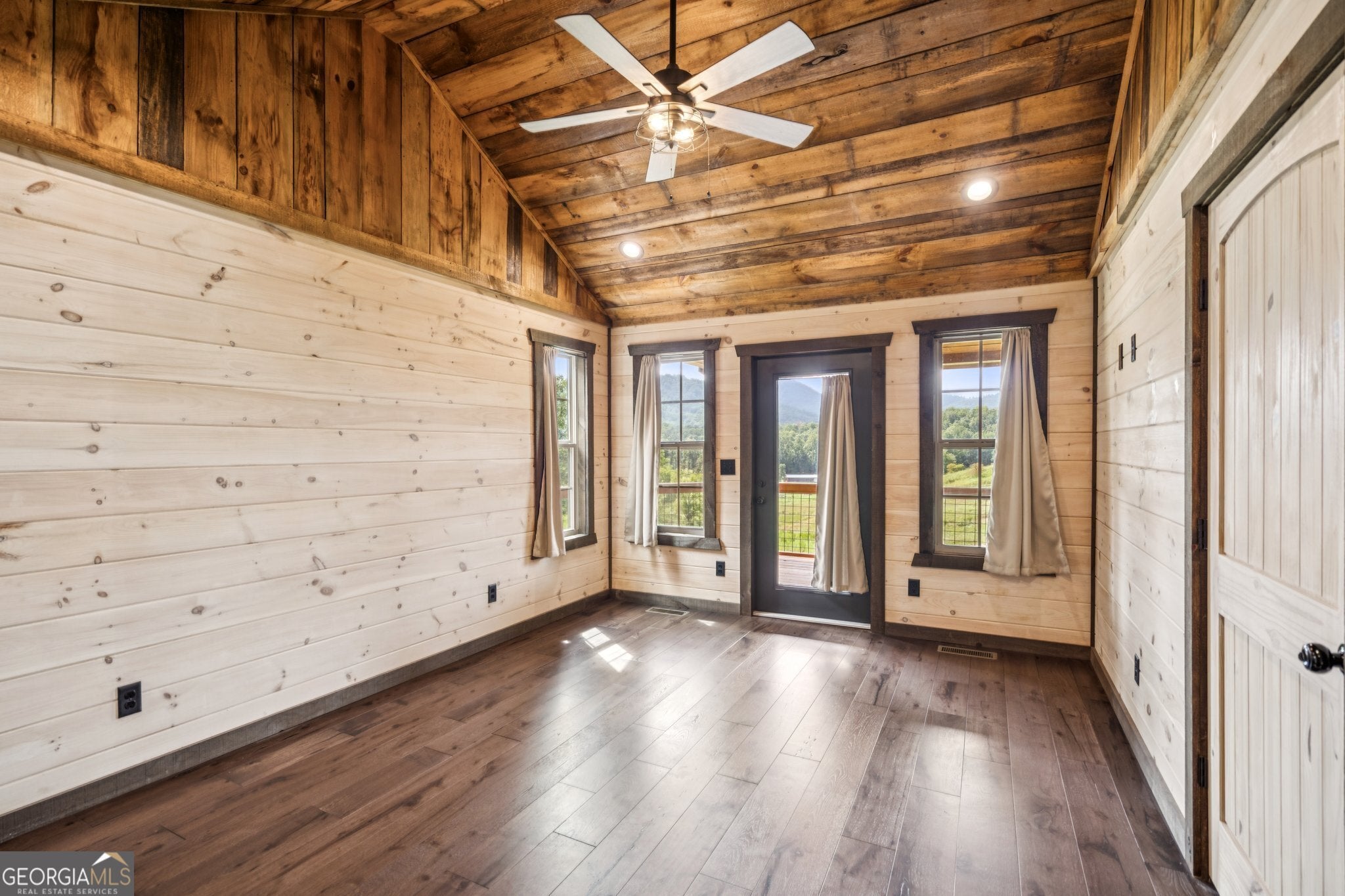 Morganton, Georgia, 30560, United States, 4 Bedrooms Bedrooms, ,3 BathroomsBathrooms,Residential,For Sale,1926928