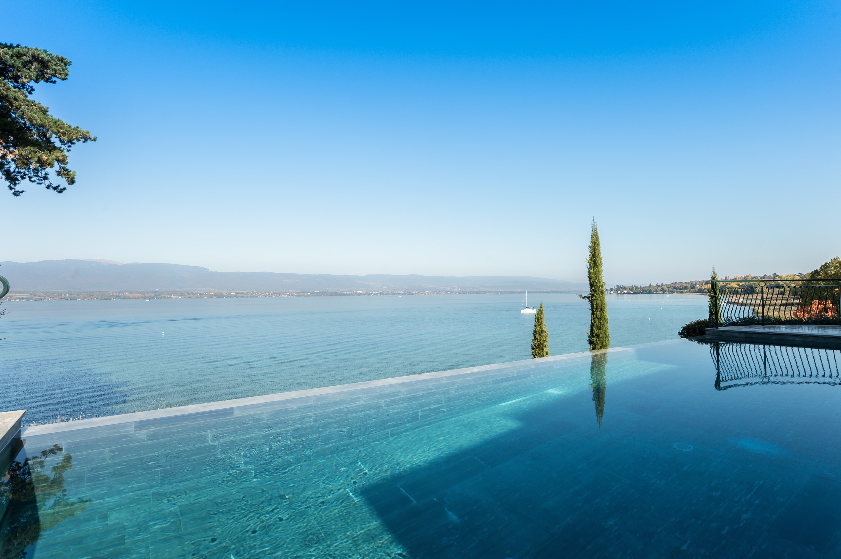  BEAUTIFUL WATERFRONT PROPERTY - 物件實景