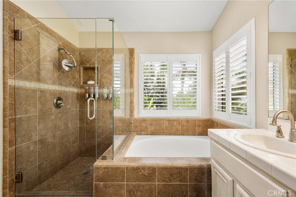 Lake Forest, California, 92610, United States, 5 Bedrooms Bedrooms, ,3 BathroomsBathrooms,Residential,For Sale,1903296