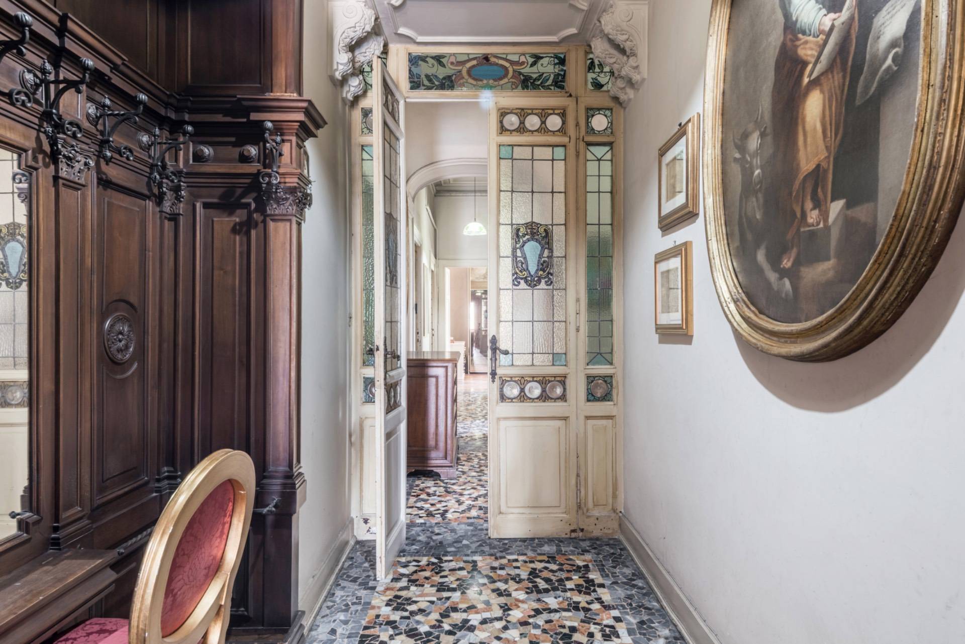 Roma, Roma, 00100, IT, 4 Bedrooms Bedrooms, ,2 BathroomsBathrooms,Residential,For Sale,1989344