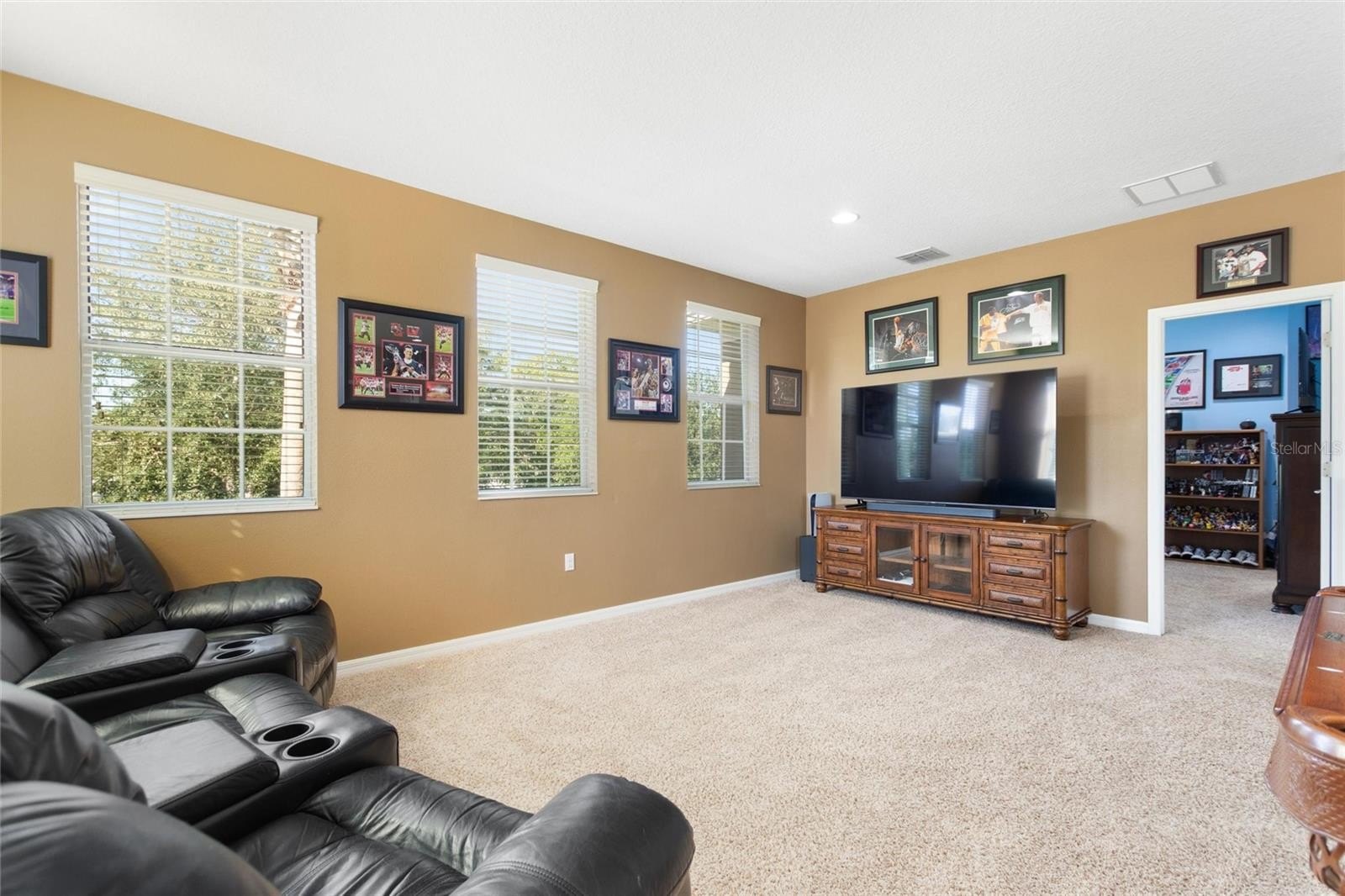 AUBURNDALE, Florida, 33823, United States, 5 Bedrooms Bedrooms, ,5 BathroomsBathrooms,Residential,For Sale,1986097