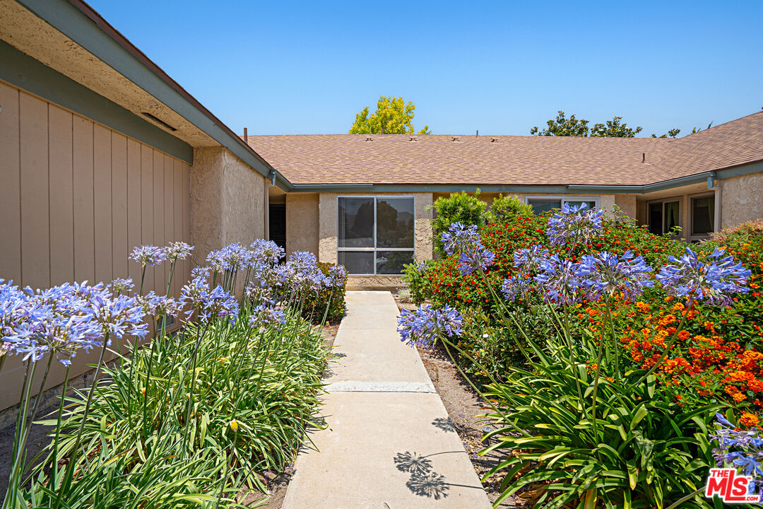 Camarillo, California, 93012, United States, 2 Bedrooms Bedrooms, ,2 BathroomsBathrooms,Residential,For Sale,1877157
