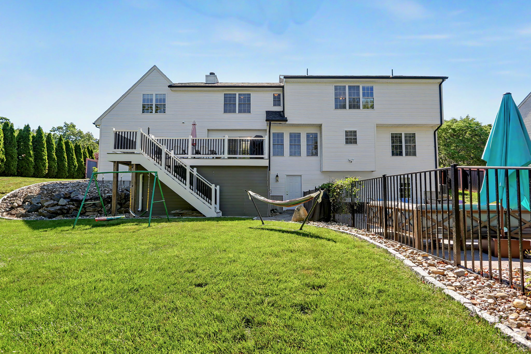  Modernized Milford Colonial with Private Pool Oasis - 物件實景