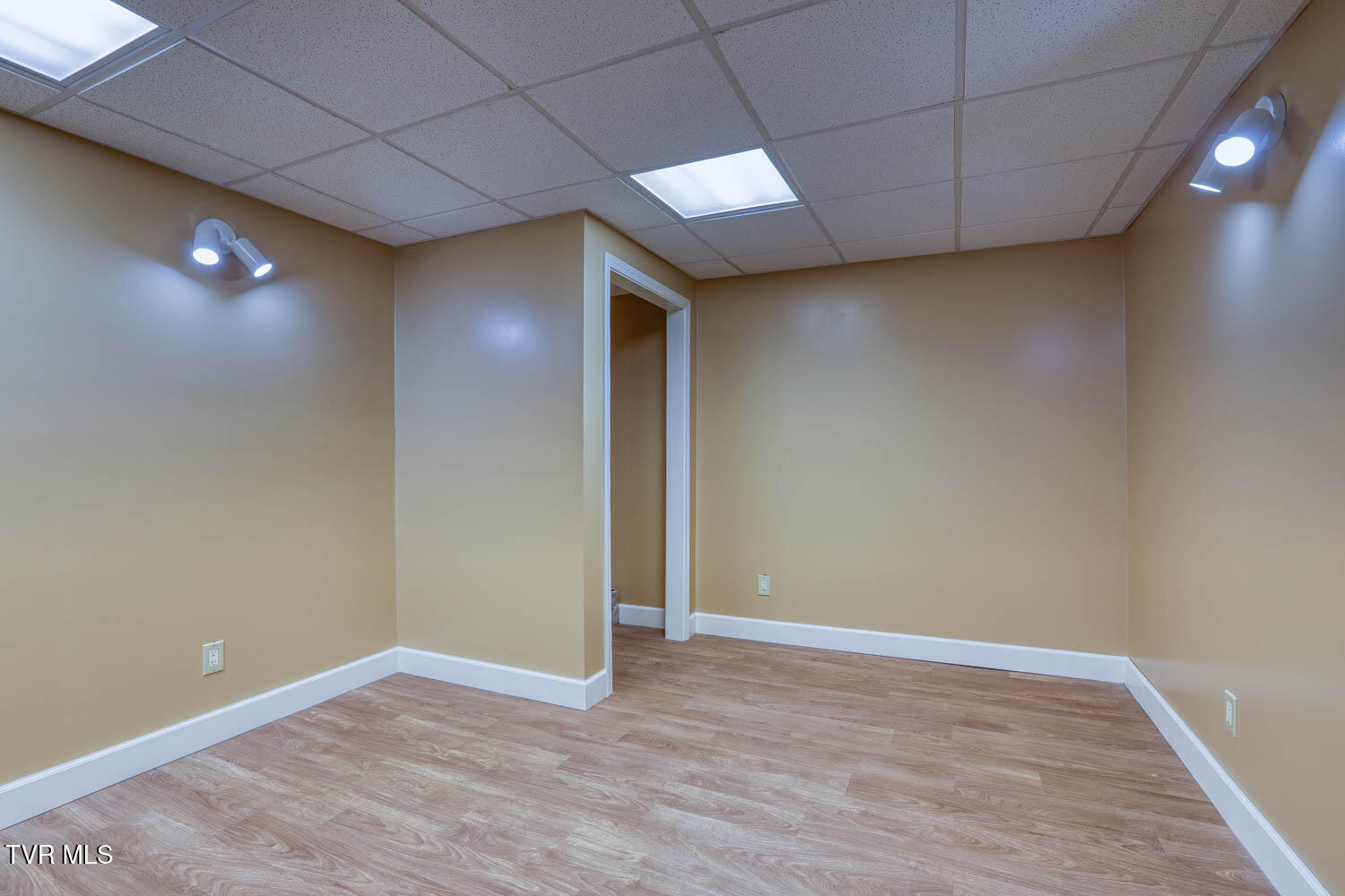 Rogersville, Tennessee, 37857, United States, 4 Bedrooms Bedrooms, ,4 BathroomsBathrooms,Residential,For Sale,1977931