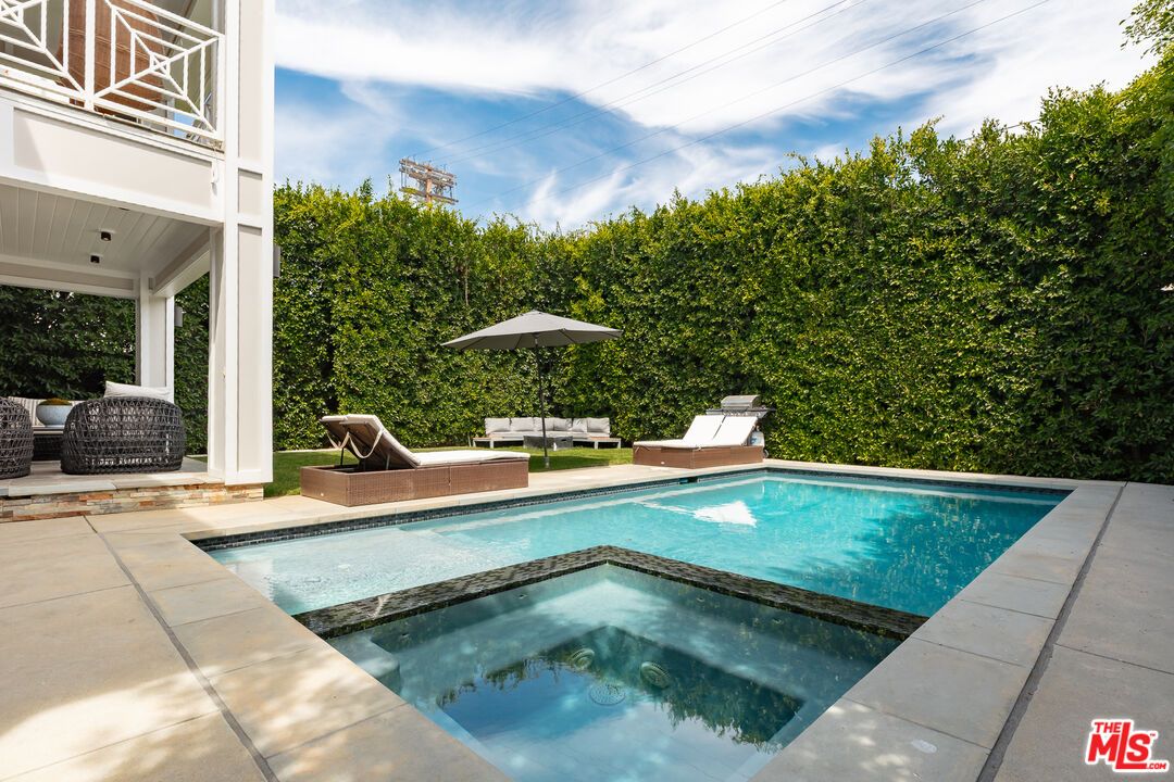 Los Angeles, California, 90046, United States, 5 Bedrooms Bedrooms, ,5 BathroomsBathrooms,Residential,For Sale,1932208