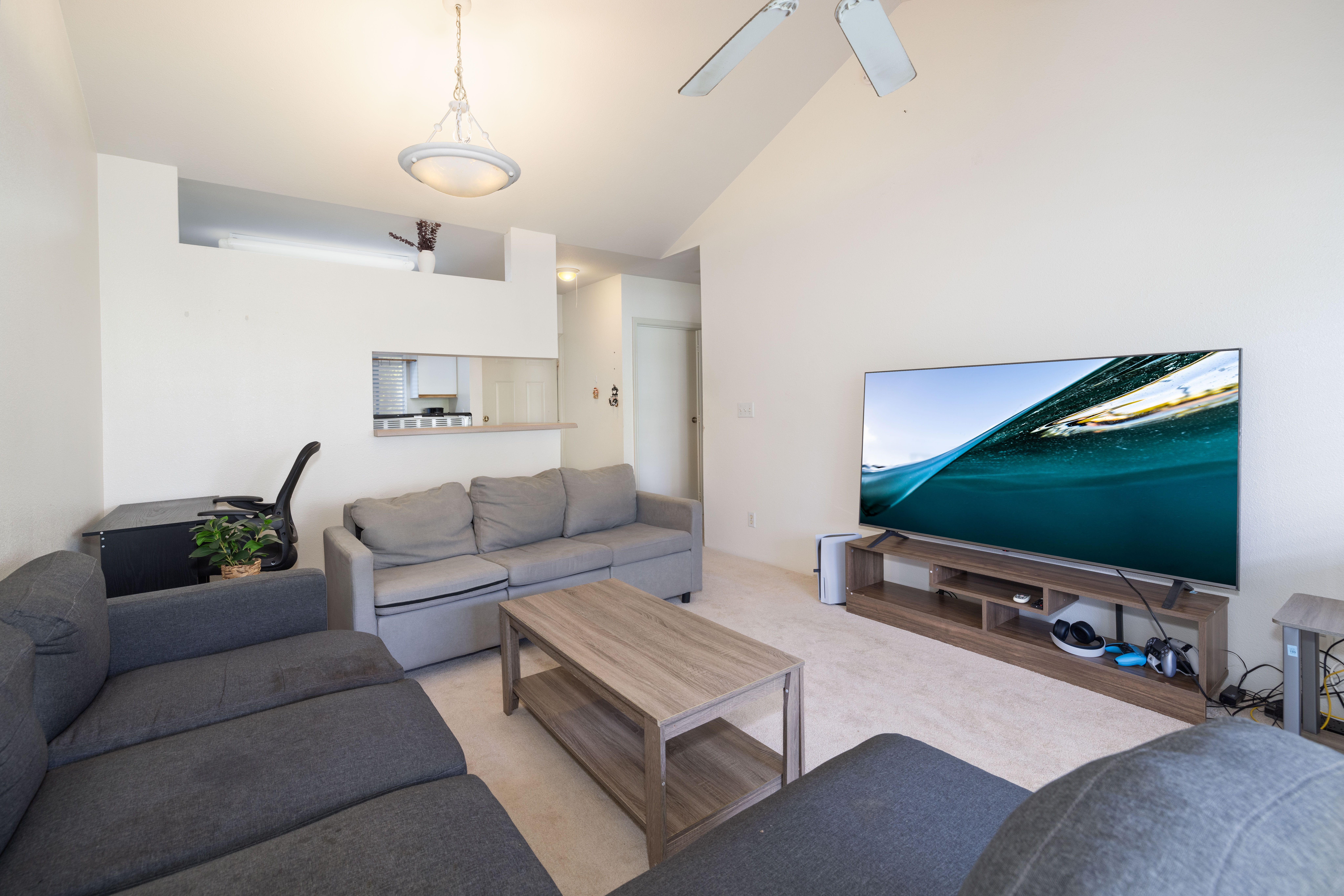 Mililani, Hawaii, 96789, United States, 2 Bedrooms Bedrooms, ,1 BathroomBathrooms,Residential,For Sale,1995128