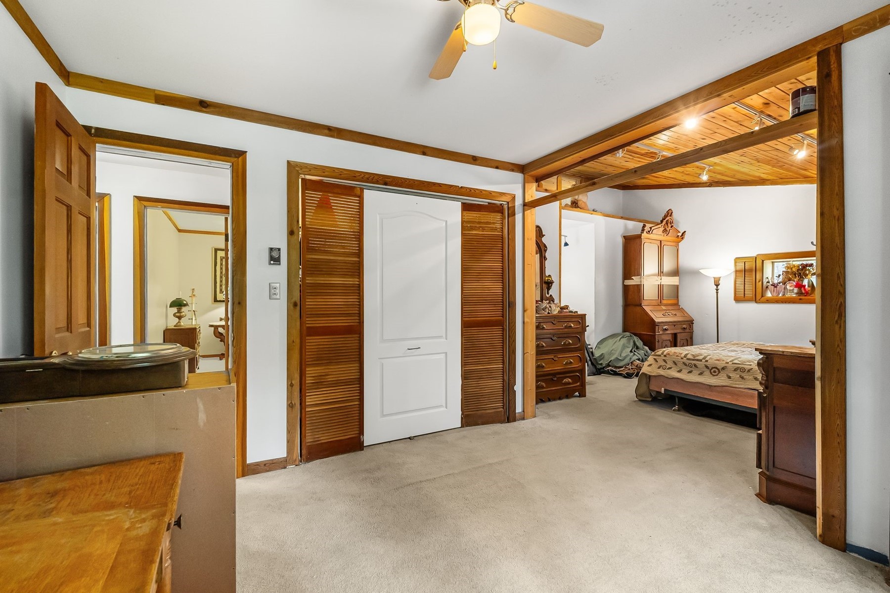  Tree Farm & Home on 6+ Acres - 物件實景