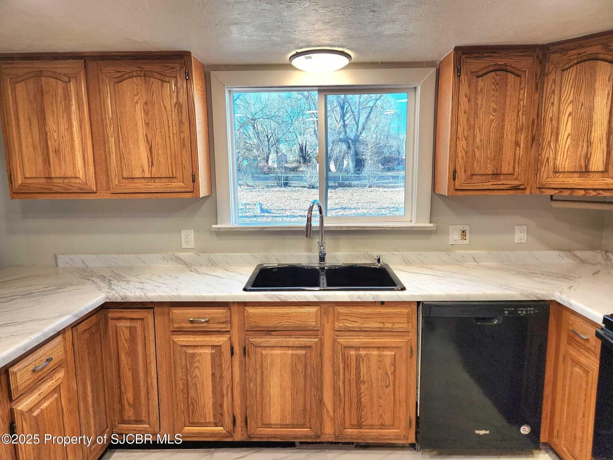 Flora Vista, New Mexico, 87415, United States, 5 Bedrooms Bedrooms, ,3 BathroomsBathrooms,Residential,For Sale,1926388