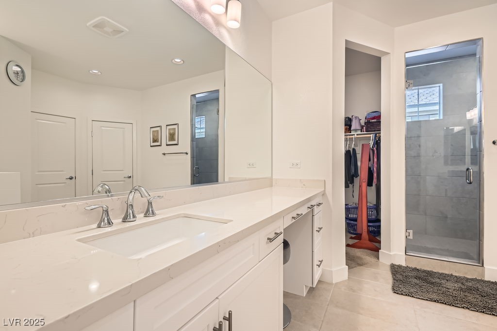 Henderson, Nevada, 89015, United States, 6 Bedrooms Bedrooms, ,1 BathroomBathrooms,Residential,For Sale,1826406