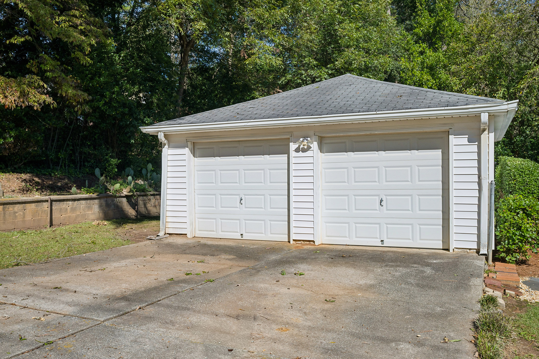  Beautifully Updated Brick Duplex Offers Rare Opportunity in the Heart of Decatur - 物件實景