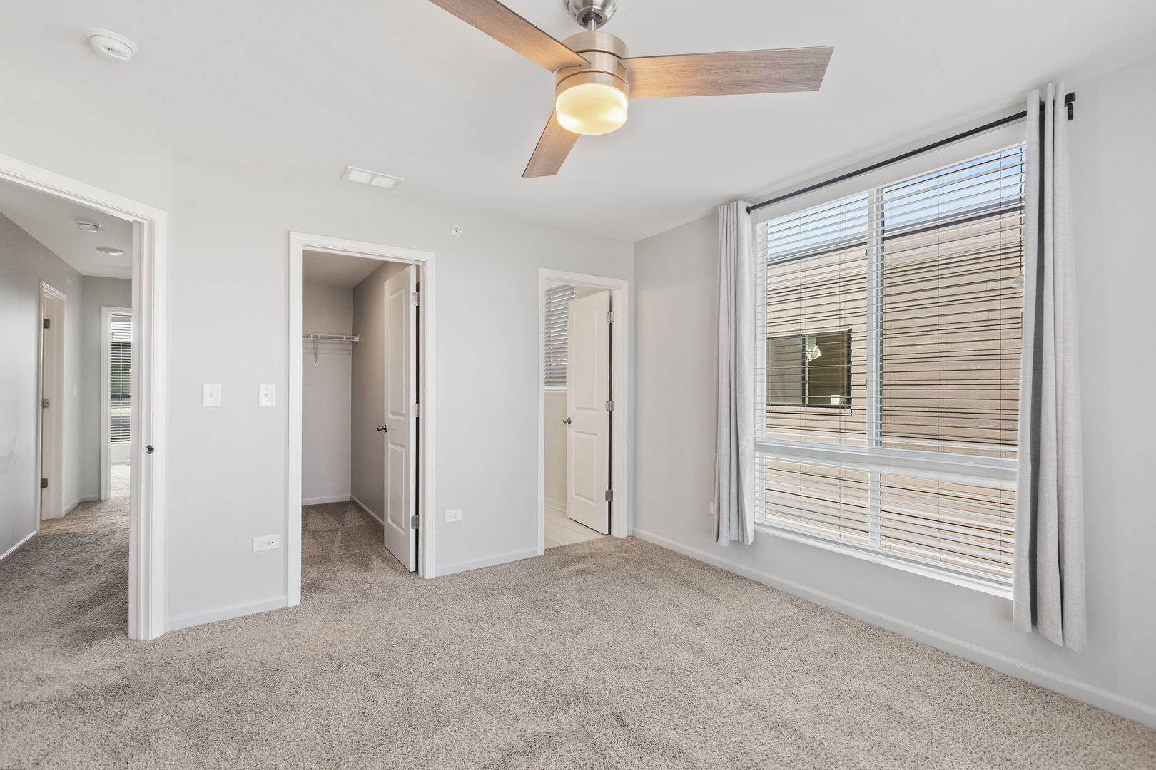 Schaumburg, Illinois, 60173, United States, 3 Bedrooms Bedrooms, ,3 BathroomsBathrooms,Residential,For Sale,1868457