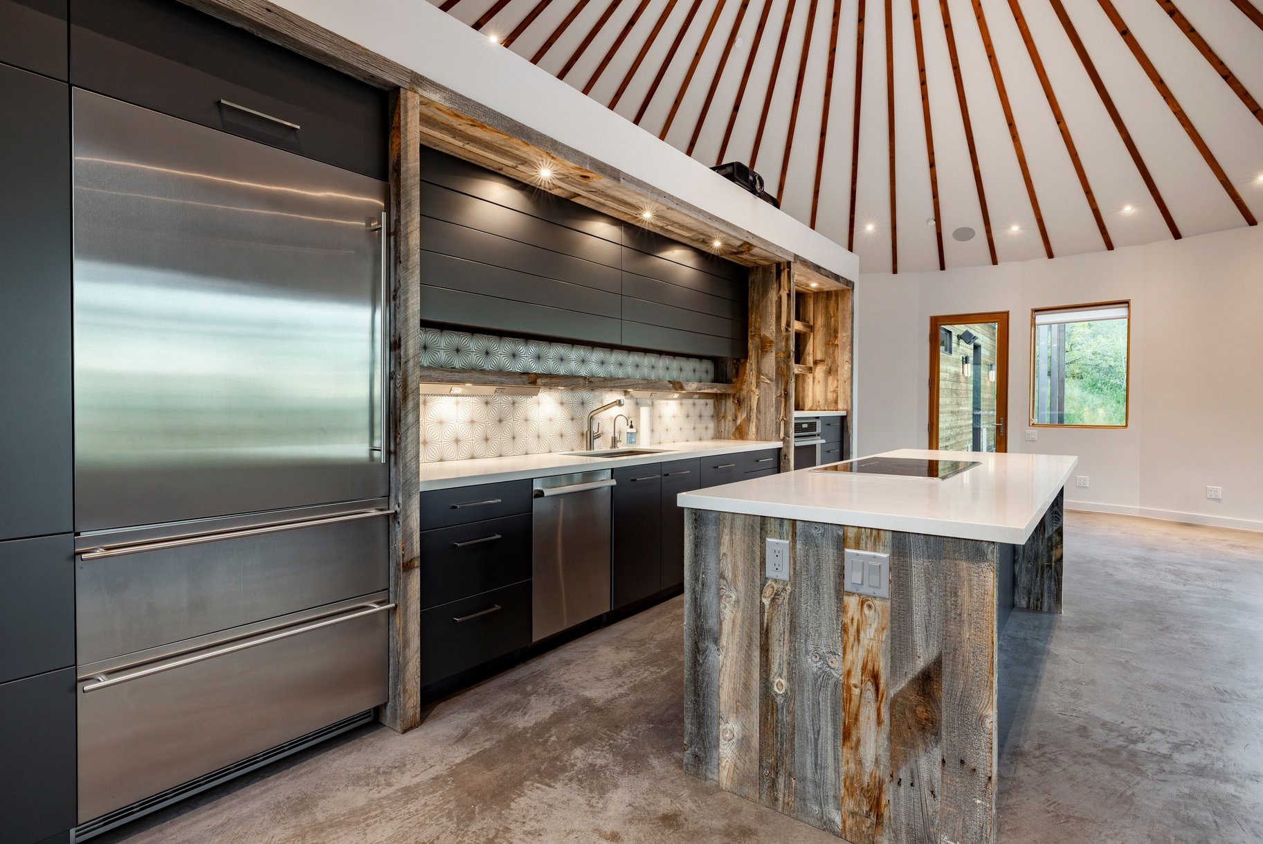  One of a Kind Mountain Retreat on Nearly 12 Acres with Panoramic Ski Resort View - 物件實景