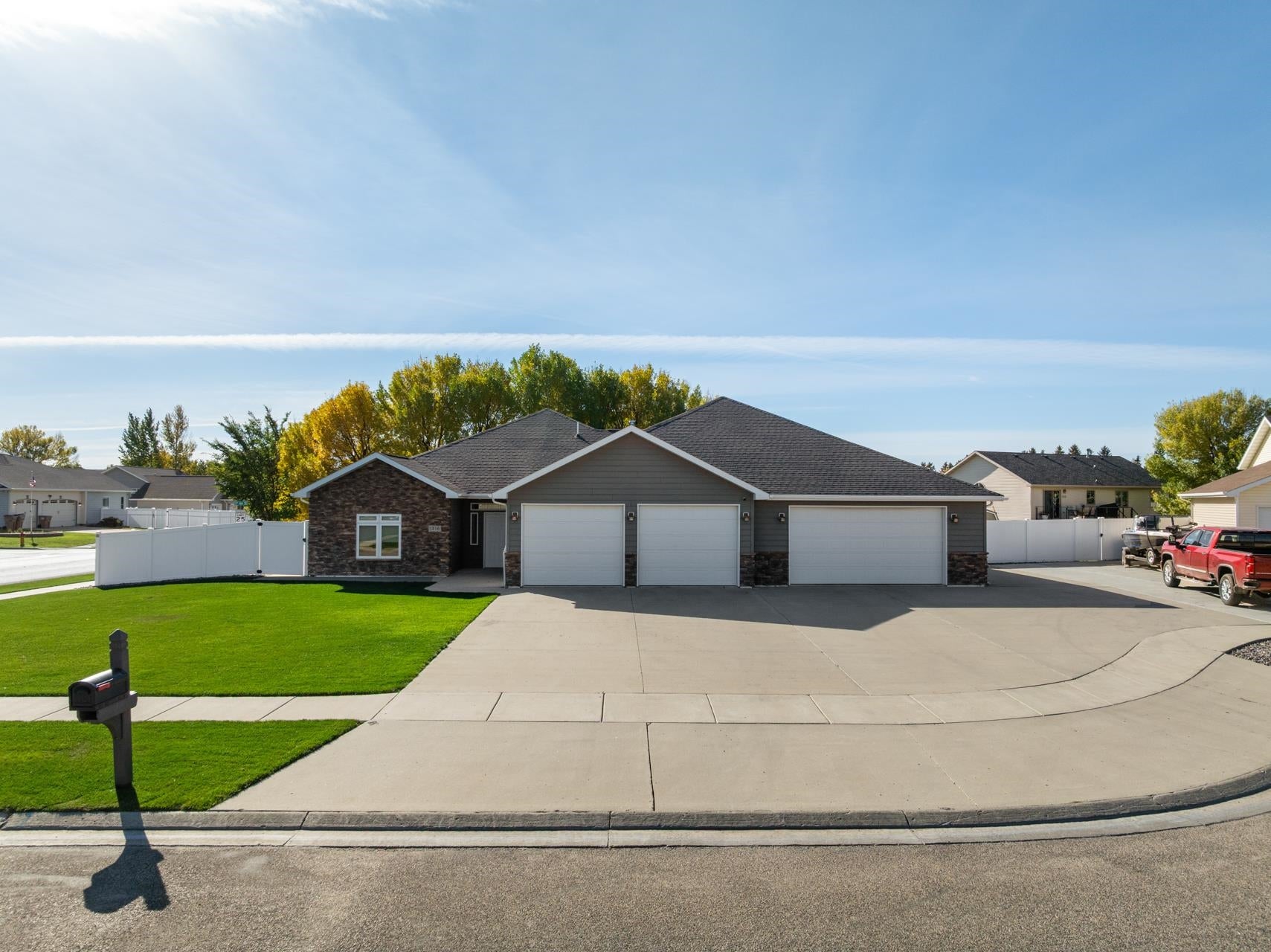 Hiawatha St, Minot, ND 58701