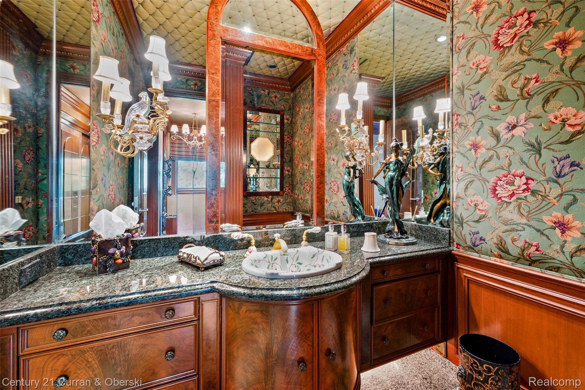 Dearborn, Michigan, 48124, United States, 4 Bedrooms Bedrooms, ,4 BathroomsBathrooms,Residential,For Sale,1983815