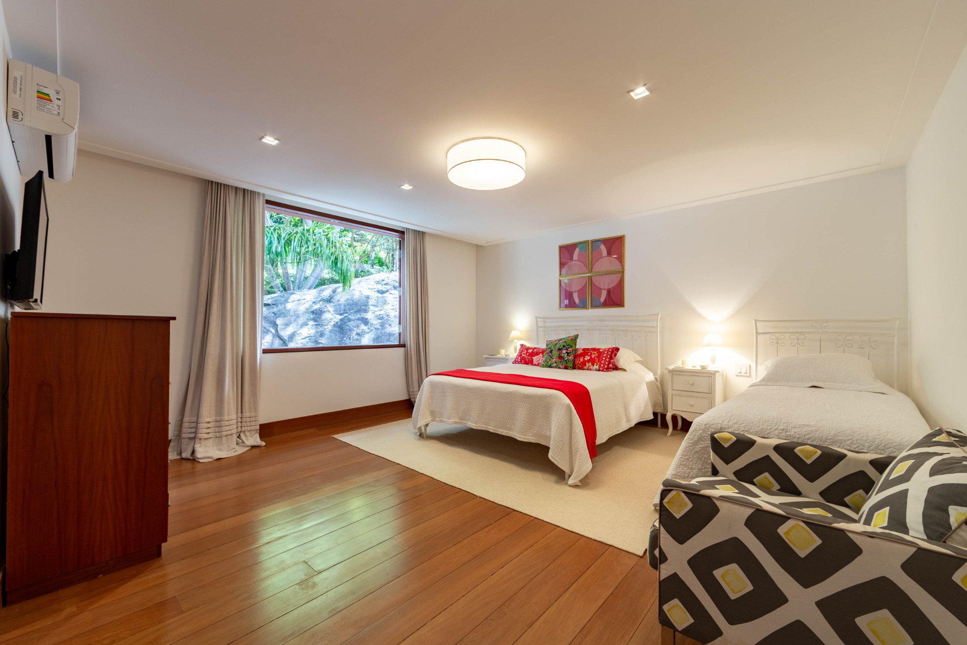  Signature residence integrated with nature in a private mountain setting - 物件實景