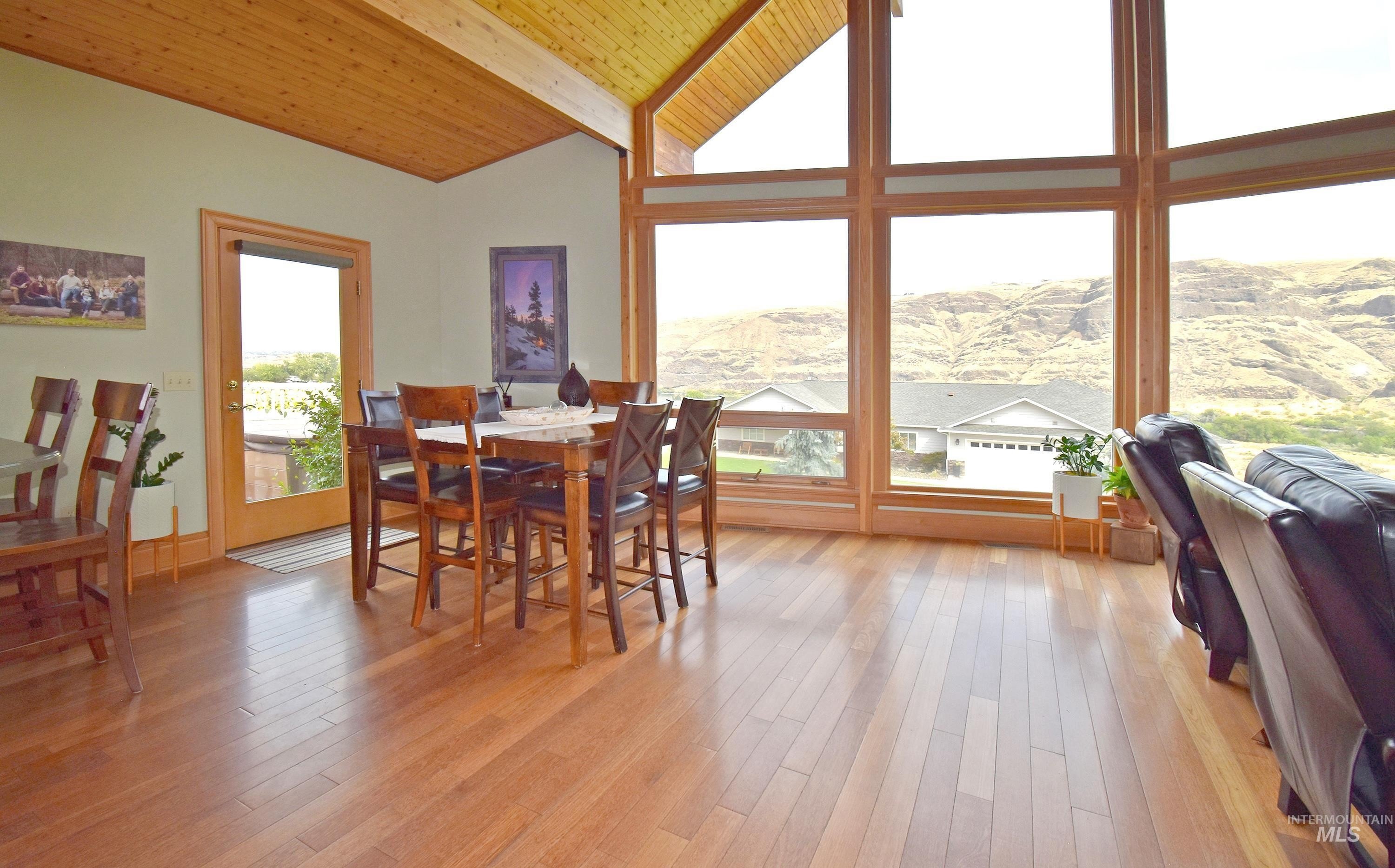 Asotin, Washington, 99402, United States, 3 Bedrooms Bedrooms, ,3 BathroomsBathrooms,Residential,For Sale,1942718