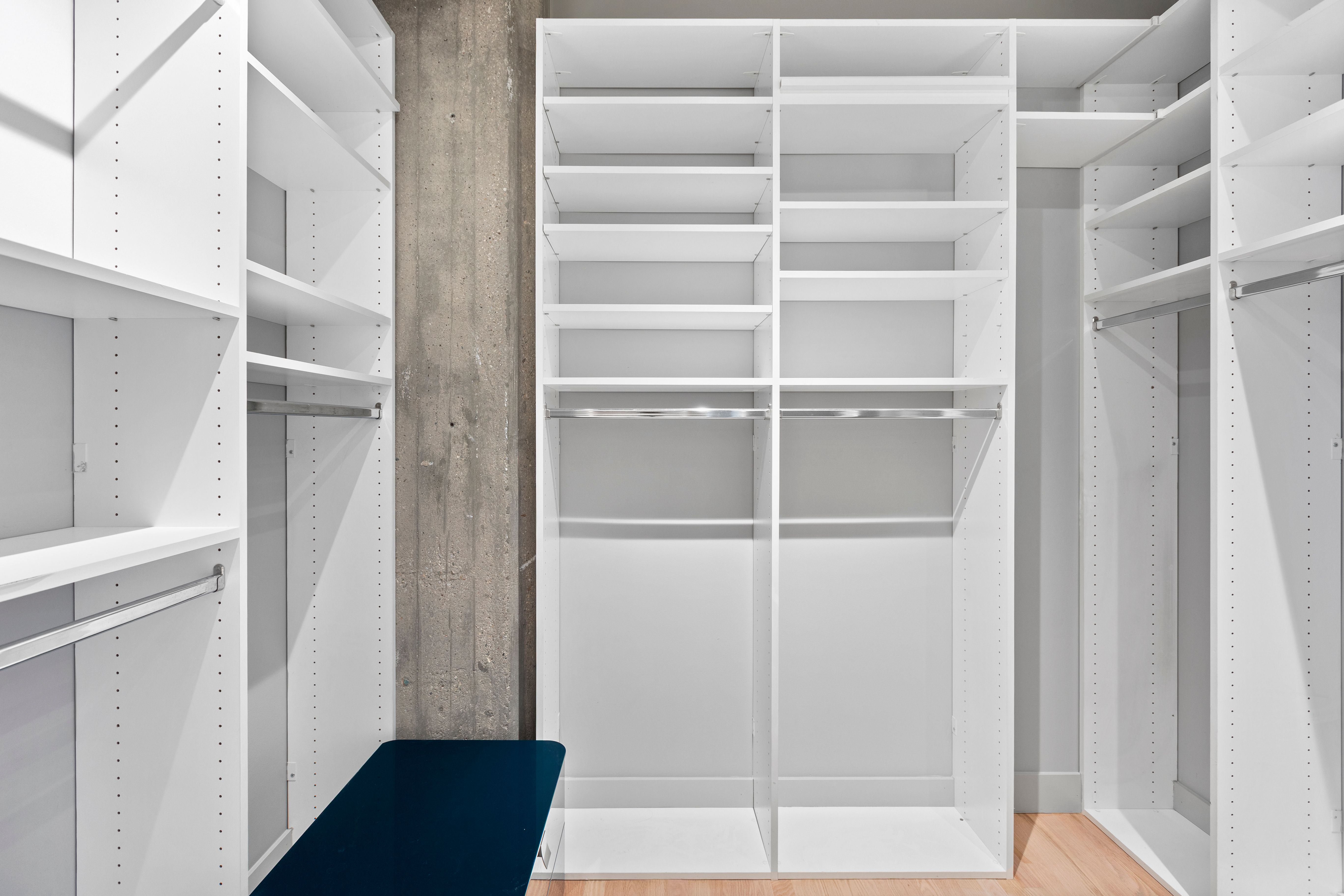  Incredible Southeast CORNER UNIT - 物件實景