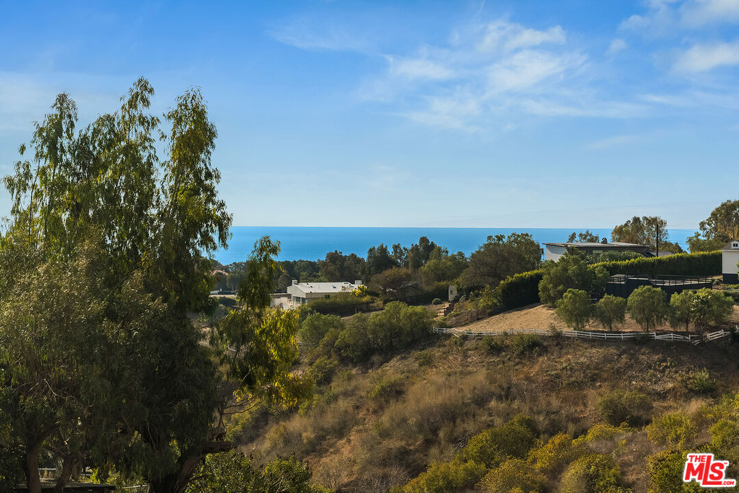 Malibu, California, 90265, United States, 3 Bedrooms Bedrooms, ,2 BathroomsBathrooms,Residential,For Sale,1868514