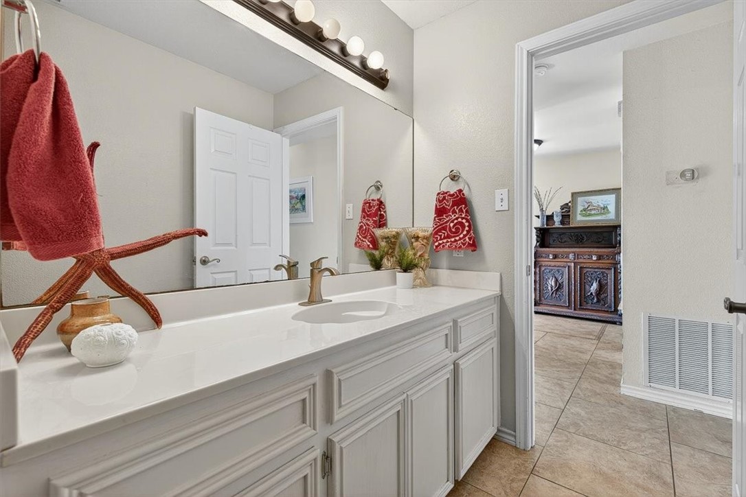 Corpus Christi, Texas, 78418, United States, 3 Bedrooms Bedrooms, ,2 BathroomsBathrooms,Residential,For Sale,1997233