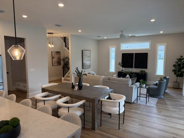 Tampa, Florida, 33611, United States, 5 Bedrooms Bedrooms, ,4 BathroomsBathrooms,Residential,For Sale,1992381