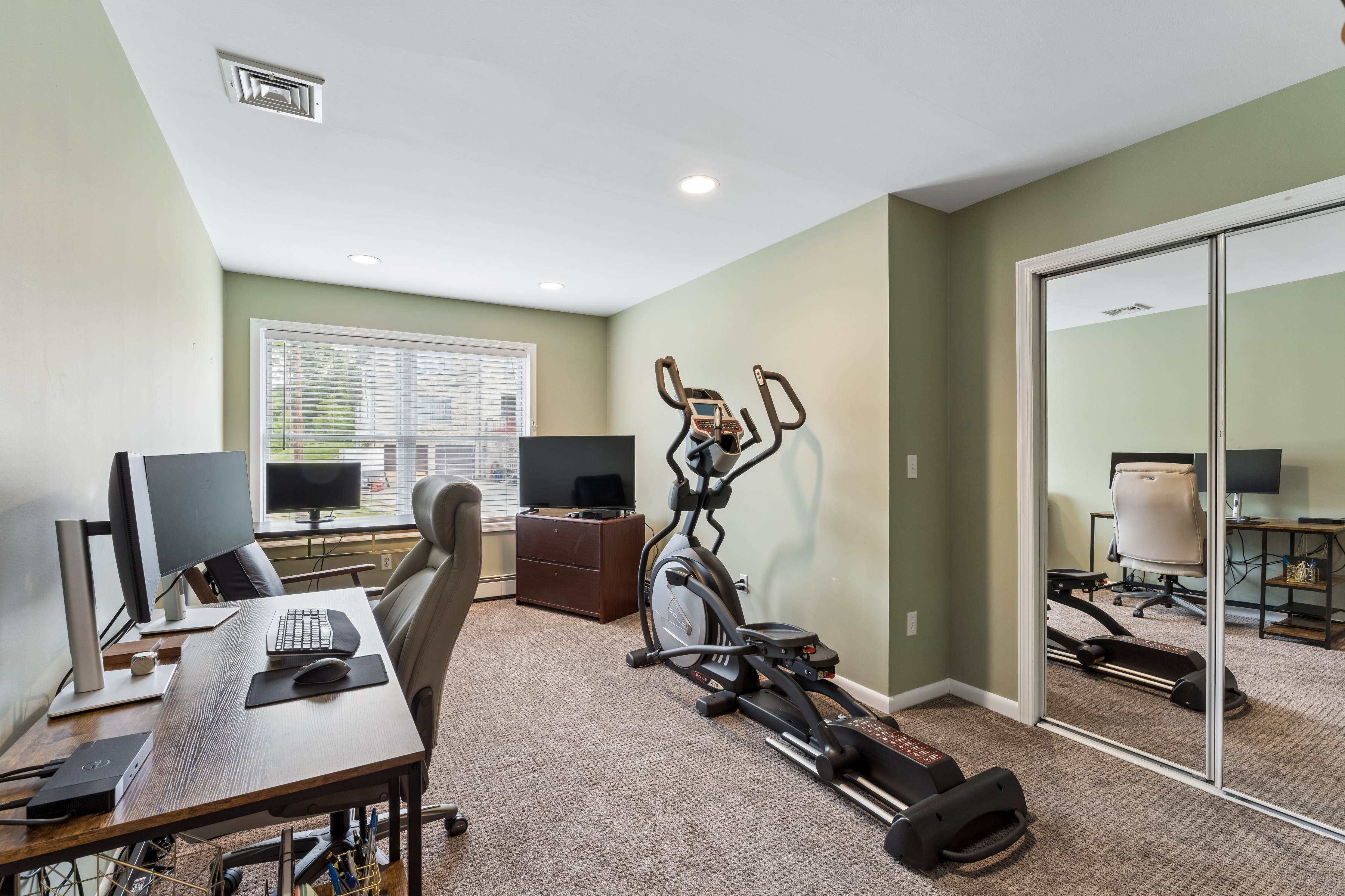 Towaco, New Jersey, 07082, United States, 4 Bedrooms Bedrooms, ,3 BathroomsBathrooms,Residential,For Sale,2048058