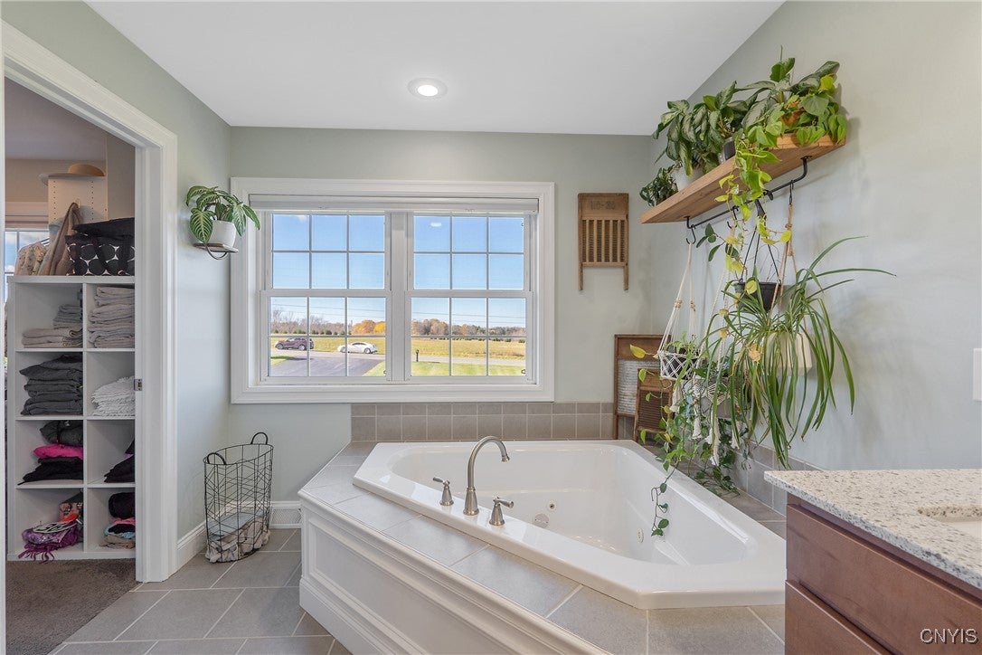 Oswego, New York, 13126, United States, 4 Bedrooms Bedrooms, ,4 BathroomsBathrooms,Residential,For Sale,1987405