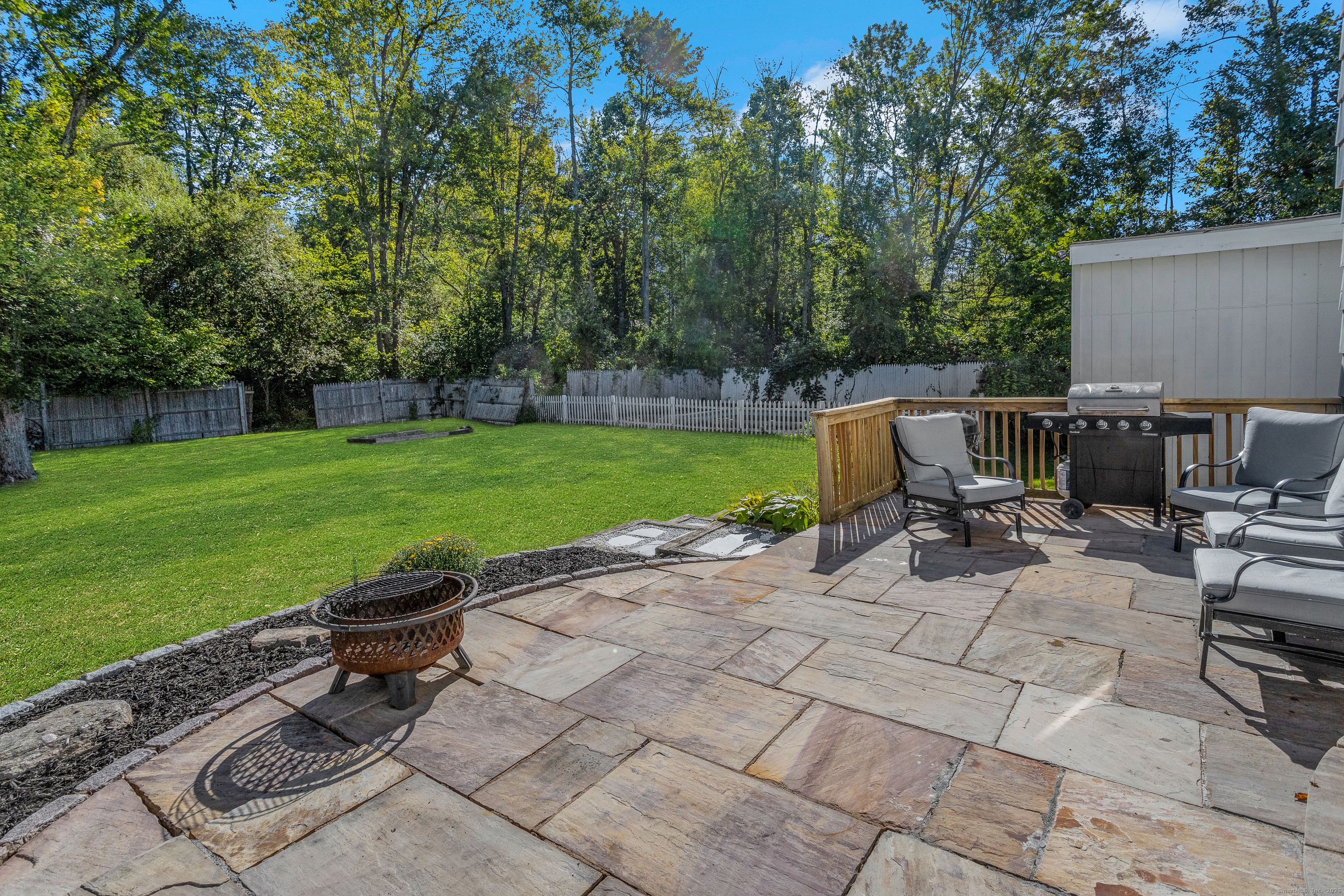 Brookfield, Connecticut, 06804, United States, 3 Bedrooms Bedrooms, ,2 BathroomsBathrooms,Residential,For Sale,1934306