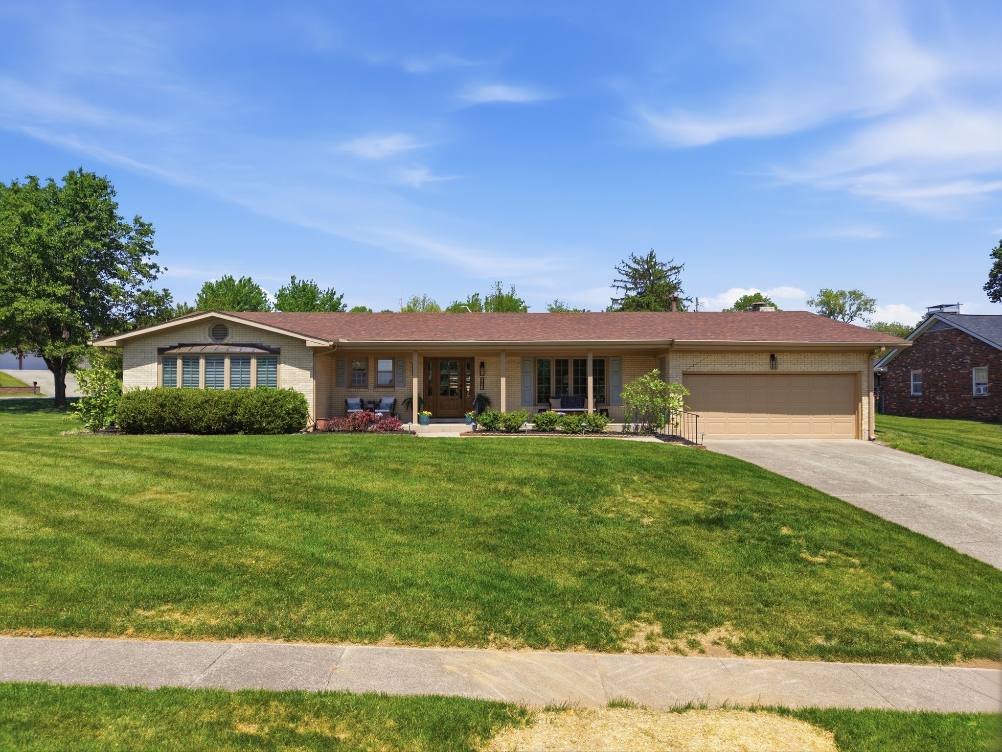  697 Cindy Blair Way - 物件實景