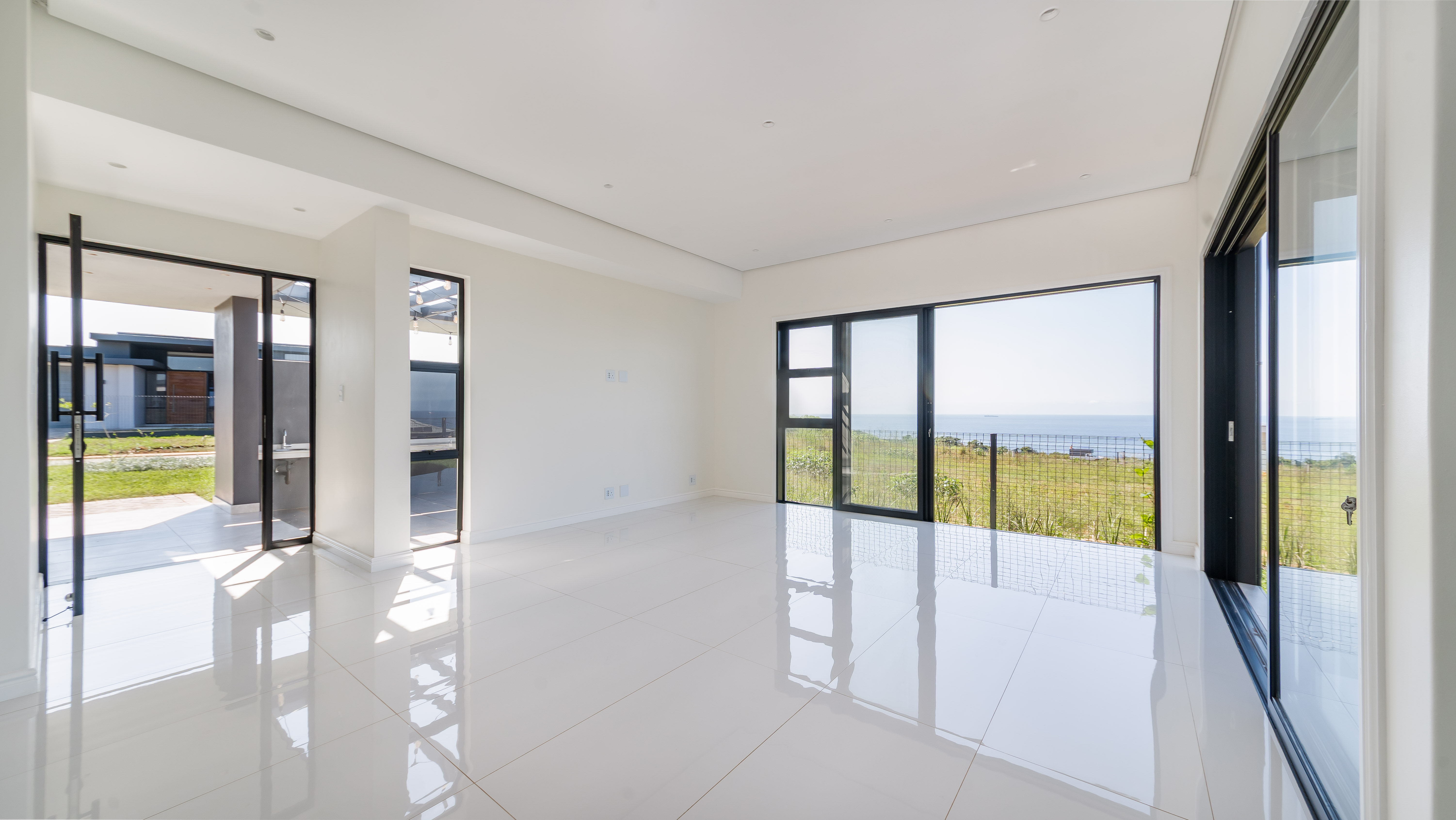  Luxury Single-Level Residence with Panoramic Sea Views in Salta Estate - 物件實景