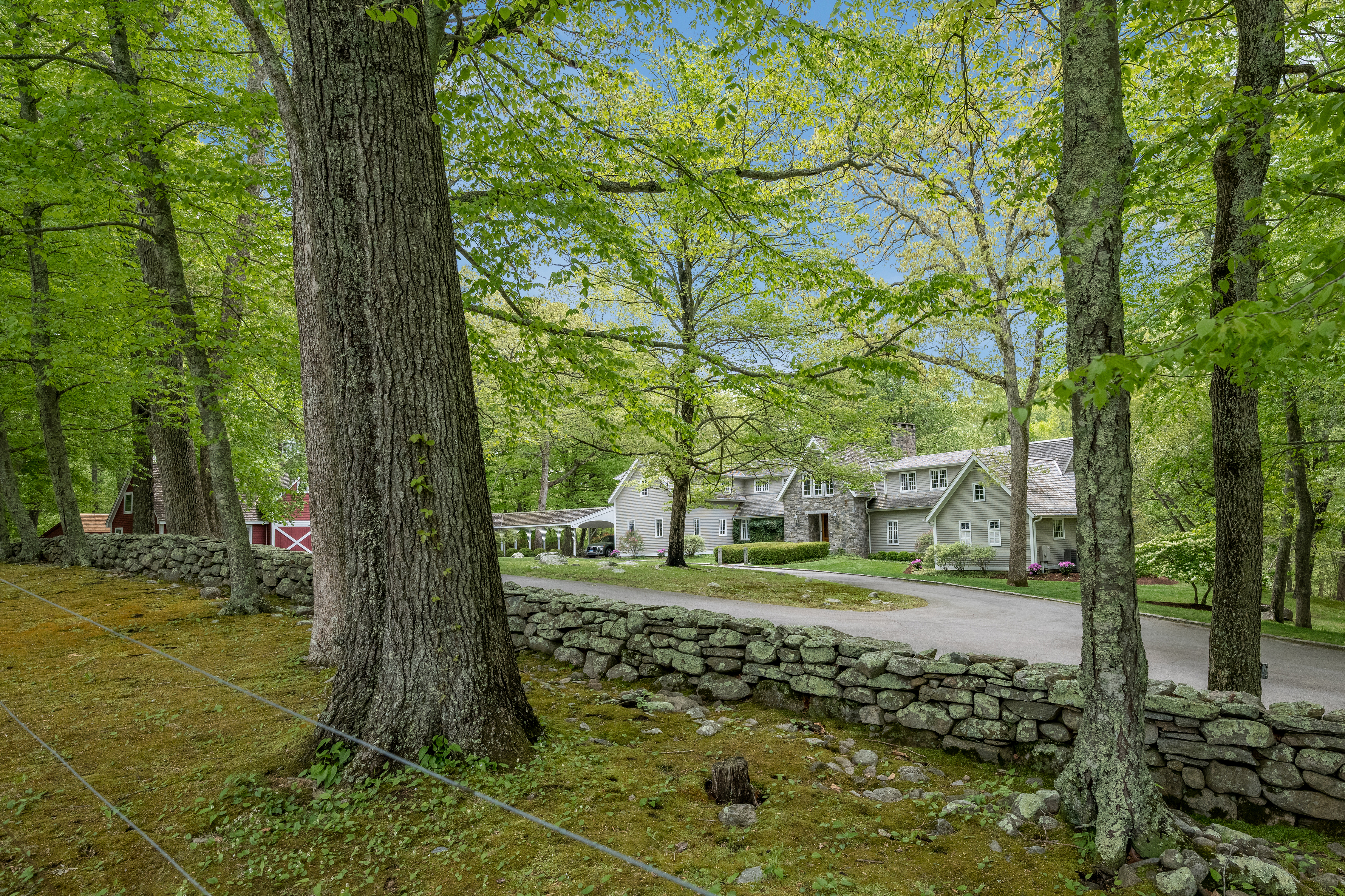  Stunning Custom Built Home on over 30 Acres of Bucolic Lane - 物件實景