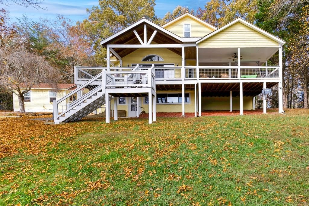 Hiawassee, Georgia, 30546, United States, 2 Bedrooms Bedrooms, ,3 BathroomsBathrooms,Residential,For Sale,1979579